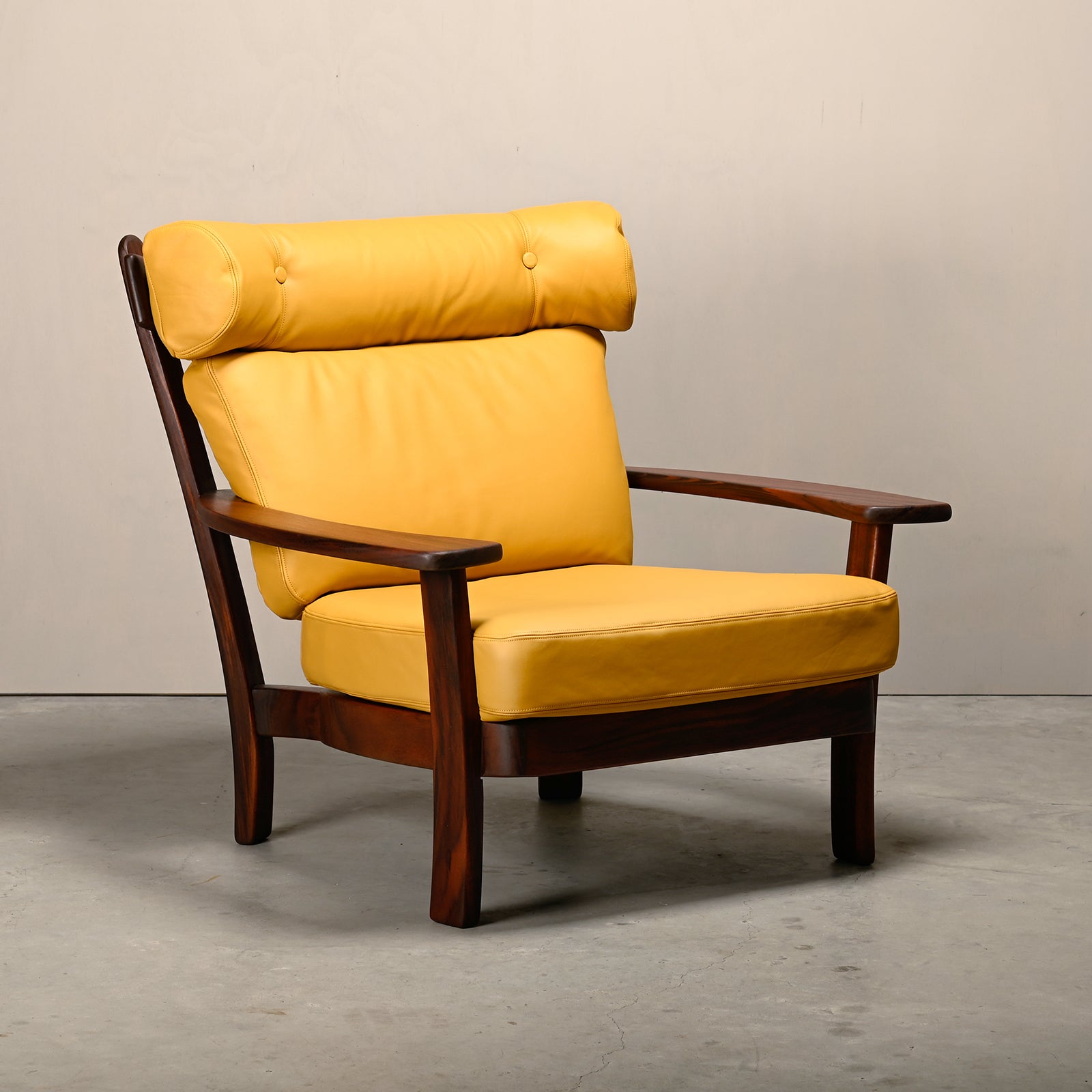 Brazilian_Hardwood_Lounge_Chair_in_the_Style_of_Lafer,_Rodrigues_and_Gillon,_1970s,_Brazil