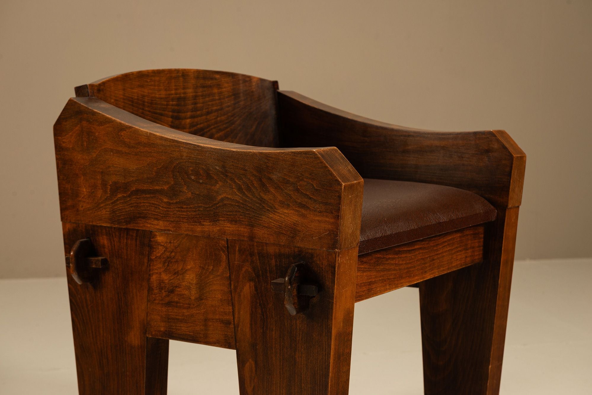 Brutalist_Bulky_Artisanal_Chair_in_Wood,_1960s