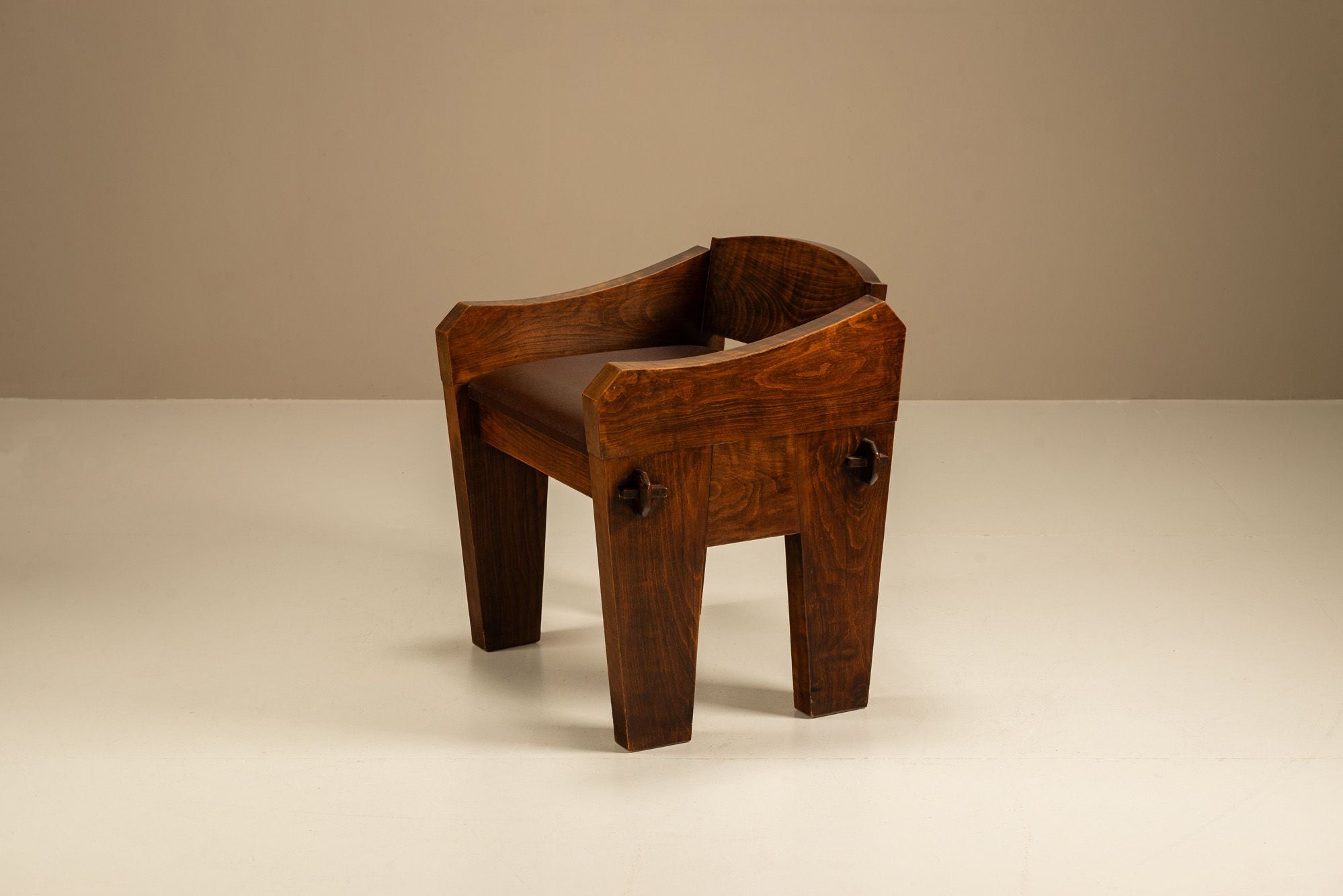 Brutalist_Bulky_Artisanal_Chair_in_Wood,_1960s