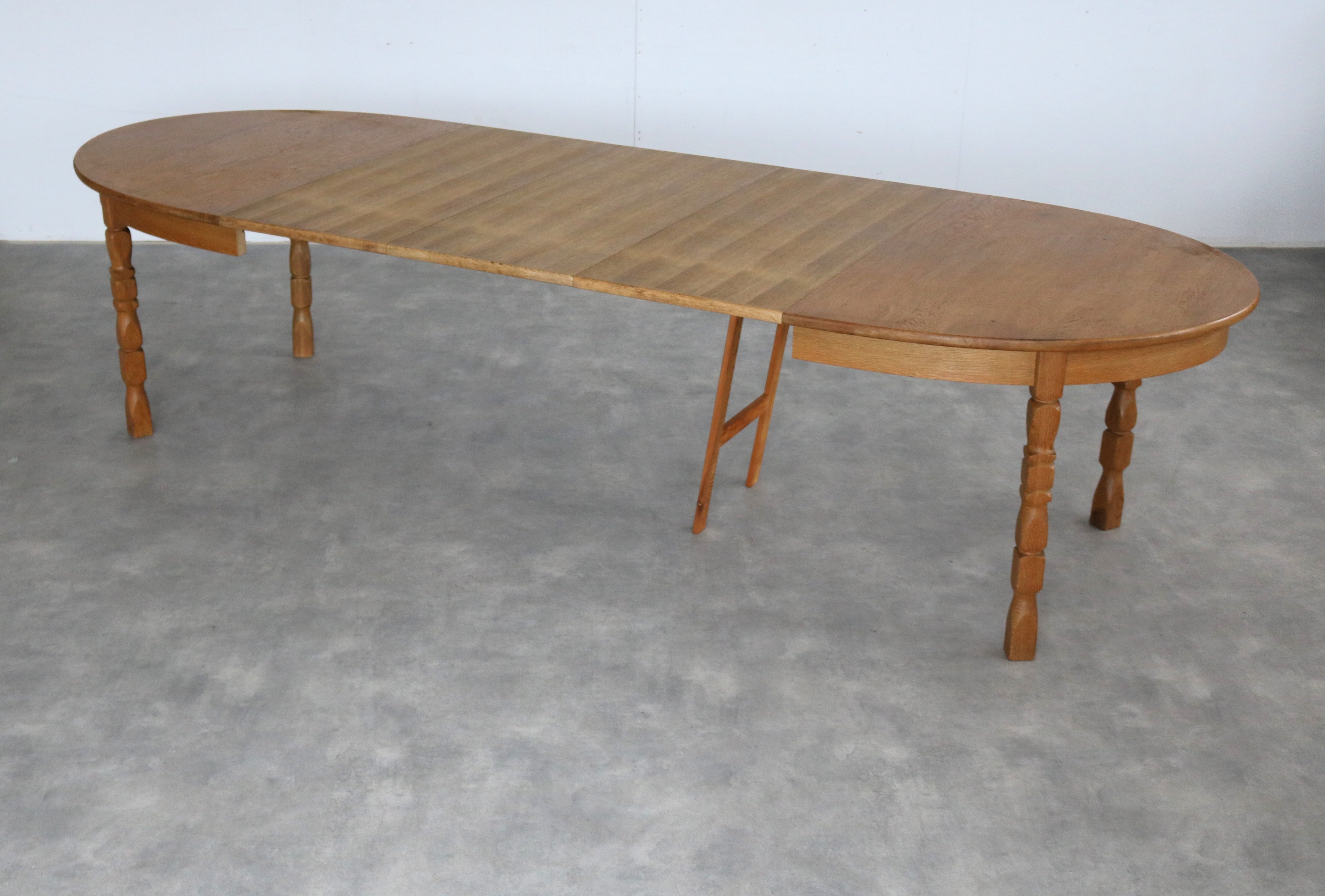 Brutalist_extendable_dining_table_by_Kjaernulf