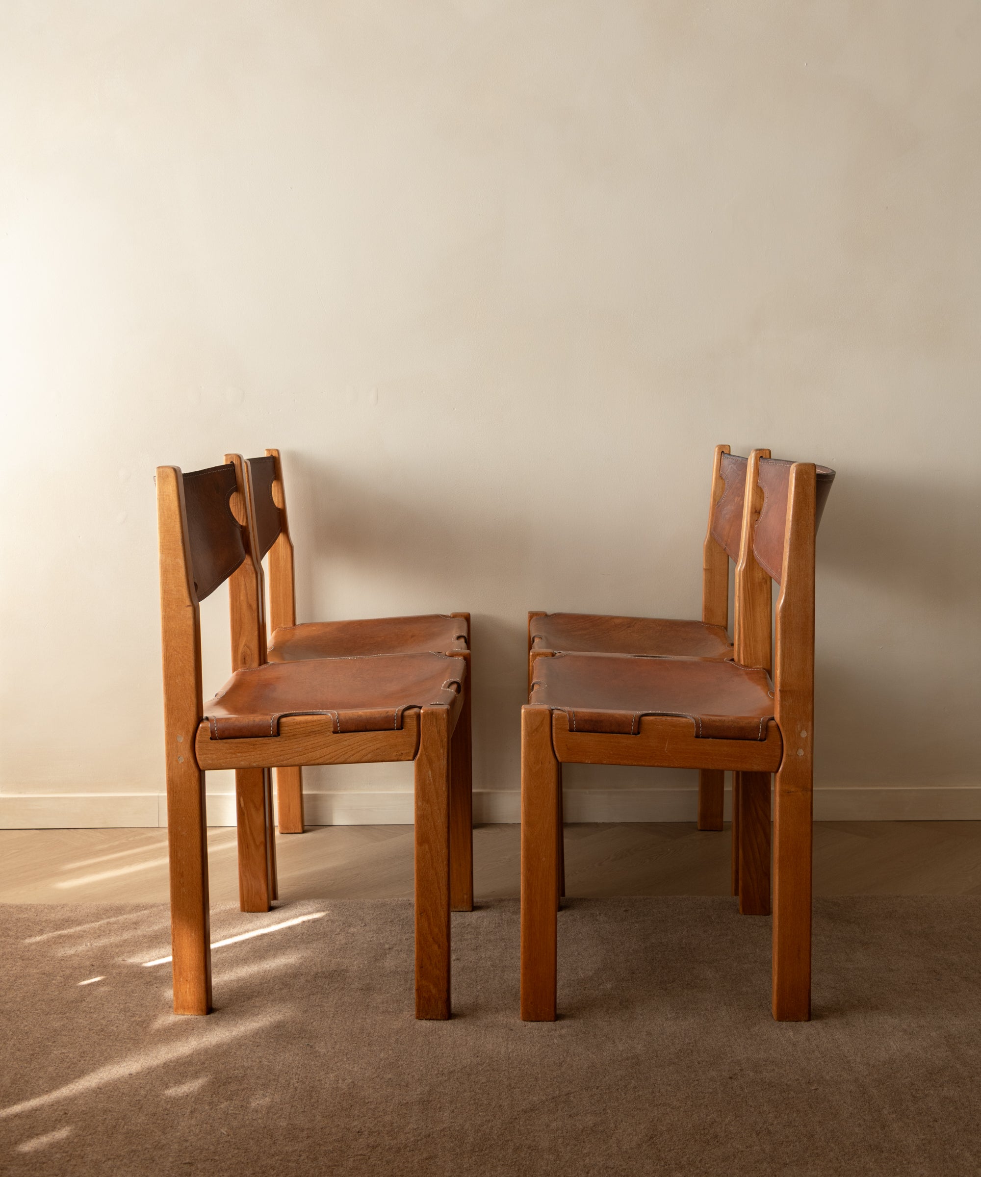 Set_of_4_Maison_Regain_Brutalist_Dining_Chairs_in_Elm_and_Cognac_Leather,_France,_1970s