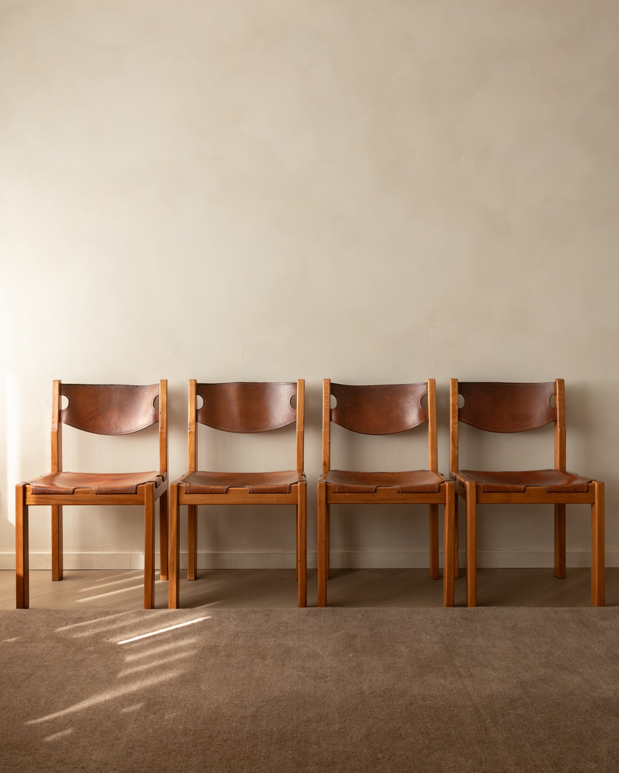 Set_of_4_Maison_Regain_Brutalist_Dining_Chairs_in_Elm_and_Cognac_Leather,_France,_1970s