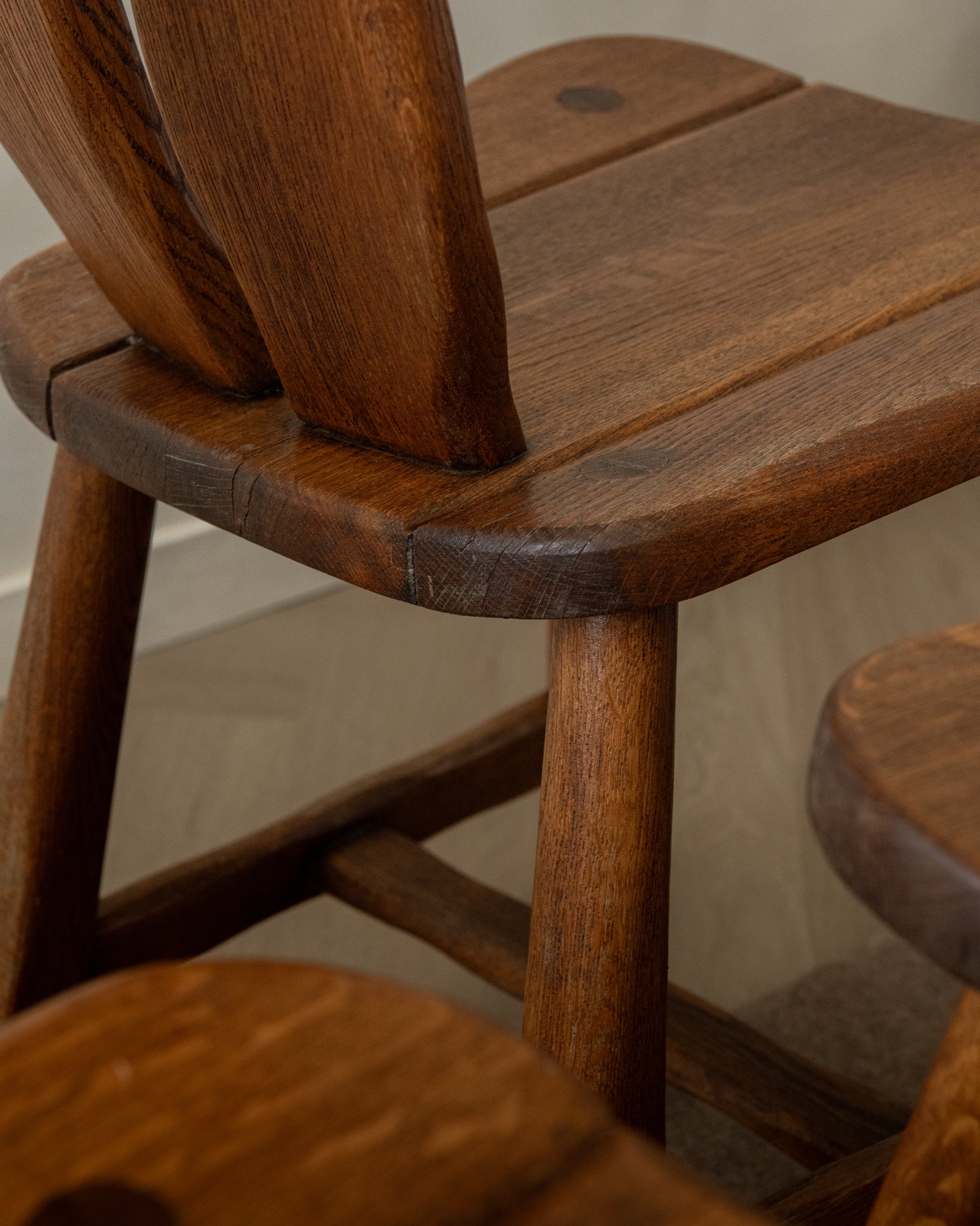 Set_of_4_Brutalist_Solid_Oak_Dining_Chairs_by_De_Puydt,_Belgium,_1960s–1970s