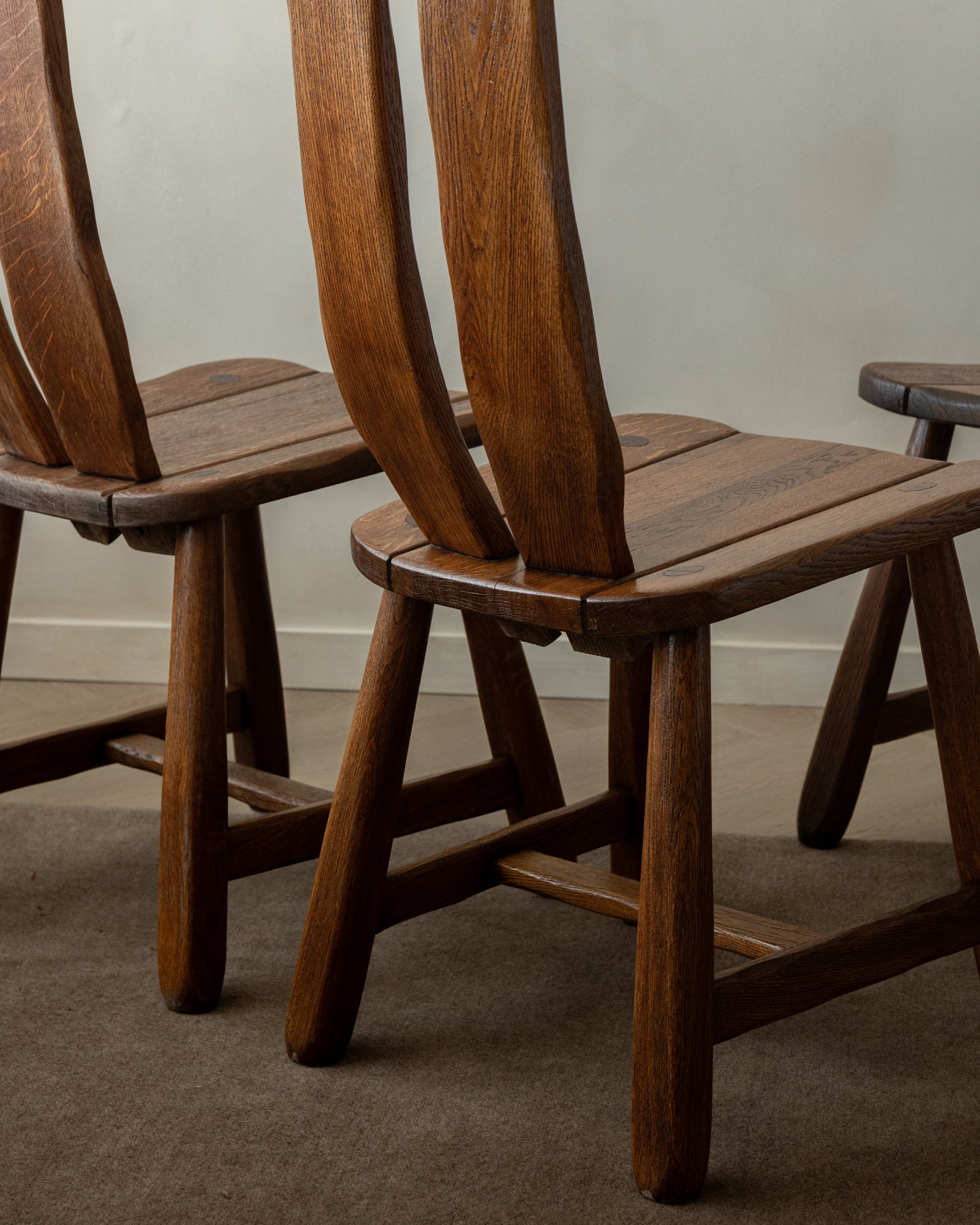 Set_of_4_Brutalist_Solid_Oak_Dining_Chairs_by_De_Puydt,_Belgium,_1960s–1970s
