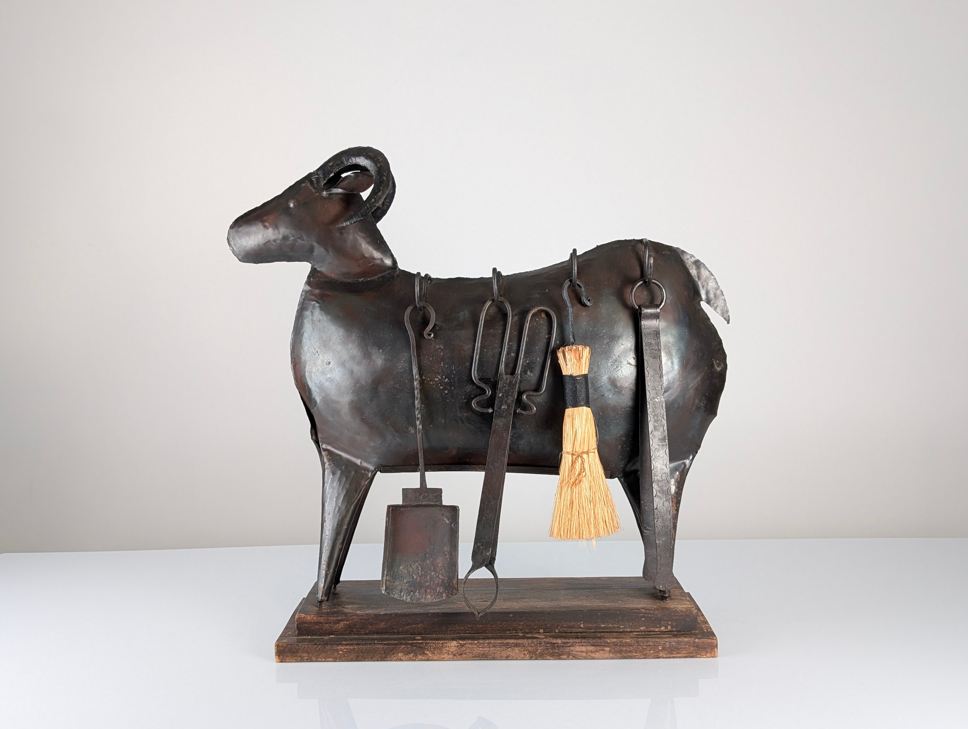 Zoomorphic_Ram_Fireplace_Tool_Set_in_Hand-Forged_Iron,_20th_Century