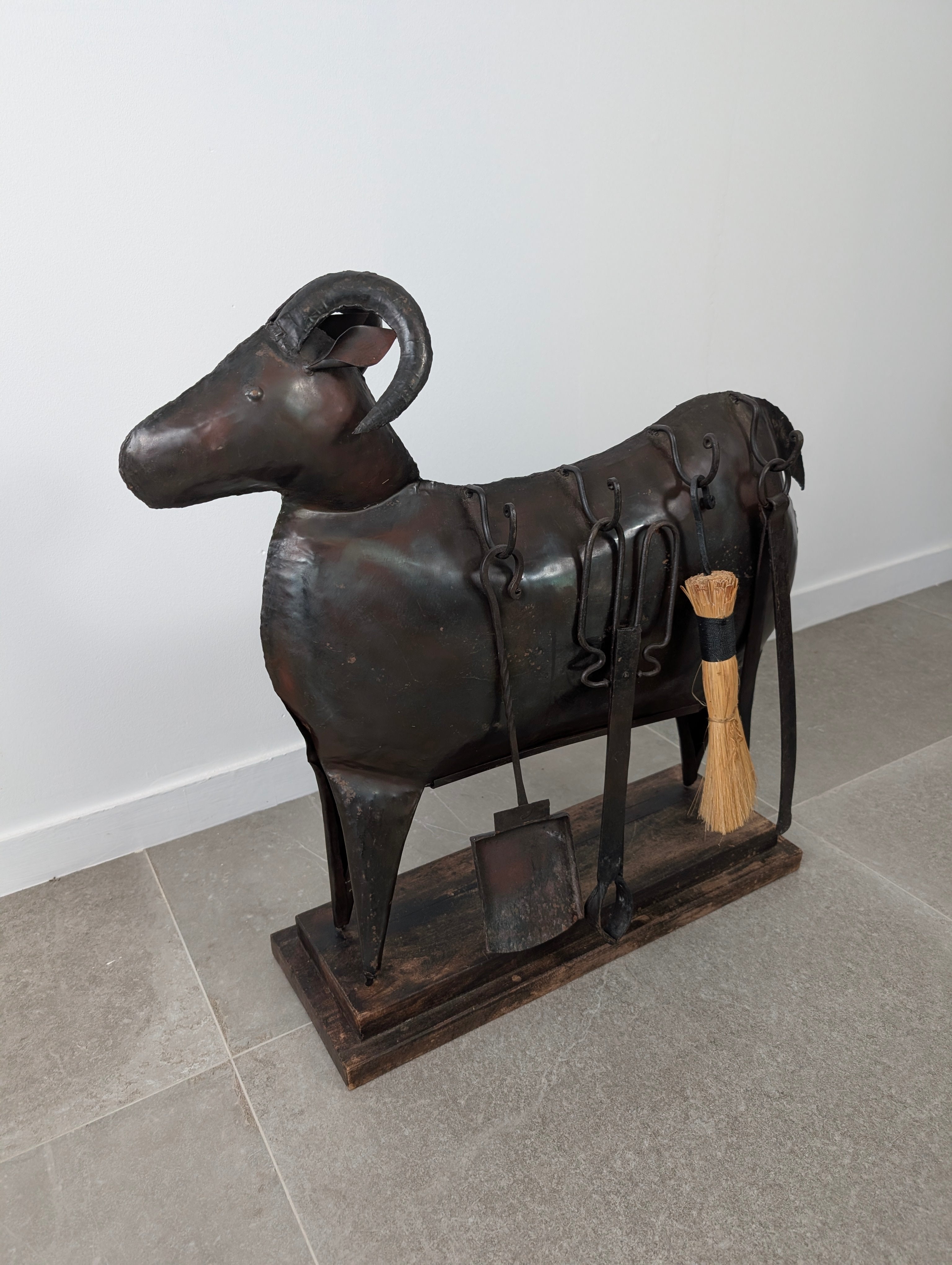 Zoomorphic_Ram_Fireplace_Tool_Set_in_Hand-Forged_Iron,_20th_Century