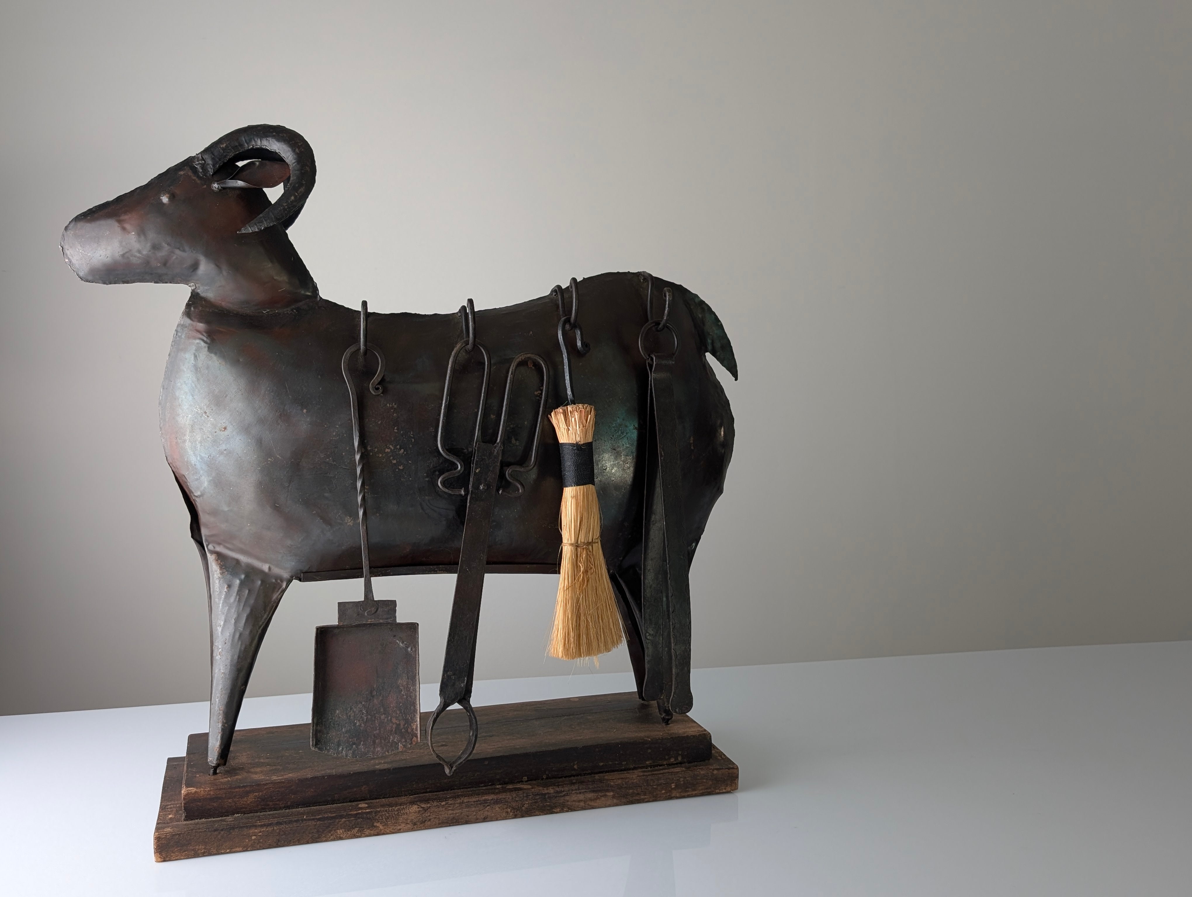 Zoomorphic_Ram_Fireplace_Tool_Set_in_Hand-Forged_Iron,_20th_Century
