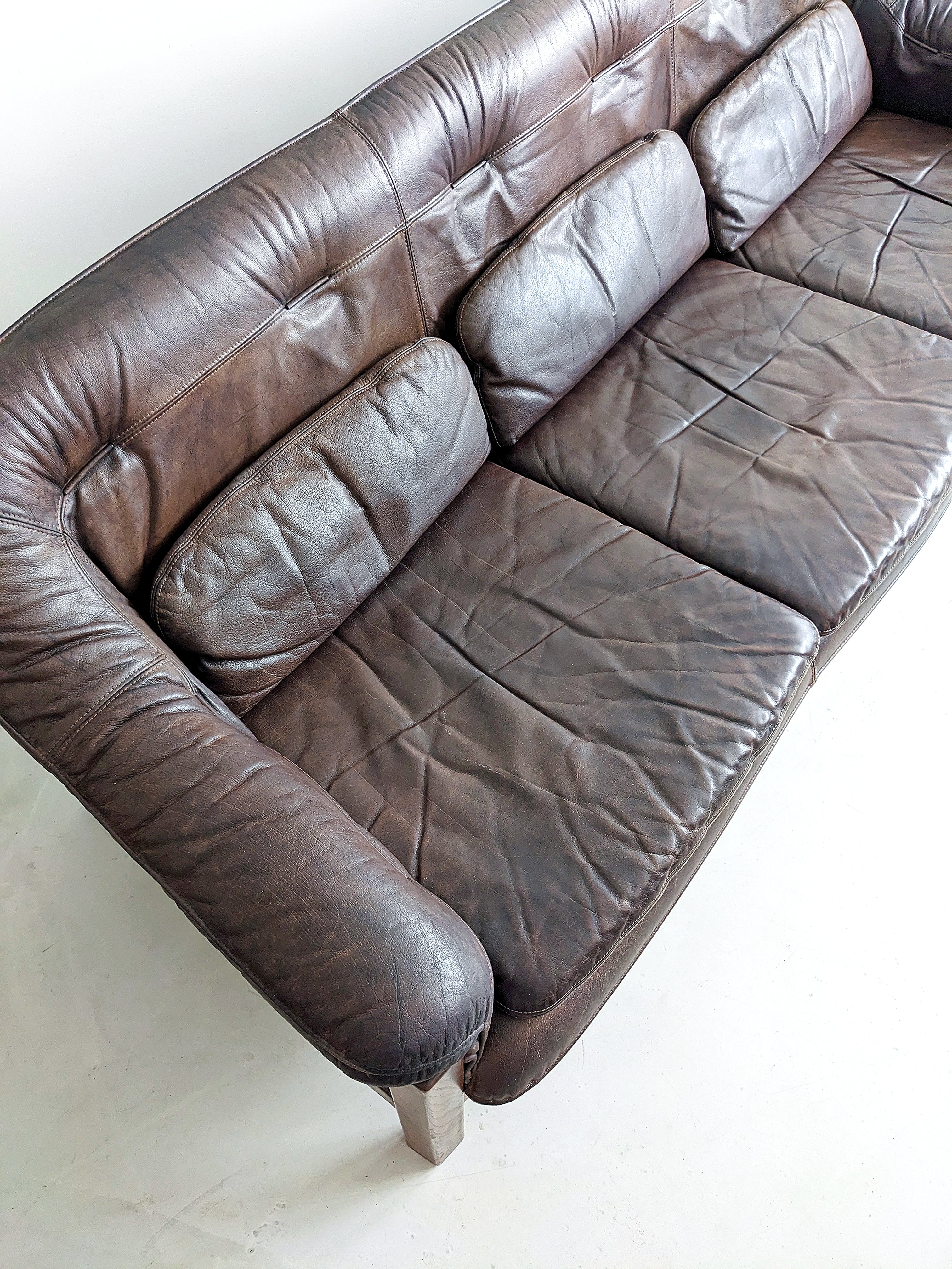 Set_of_Brutalist_Sofa_&_Loungechair_by_Hain_&_Thome_in_Leather,_1970's