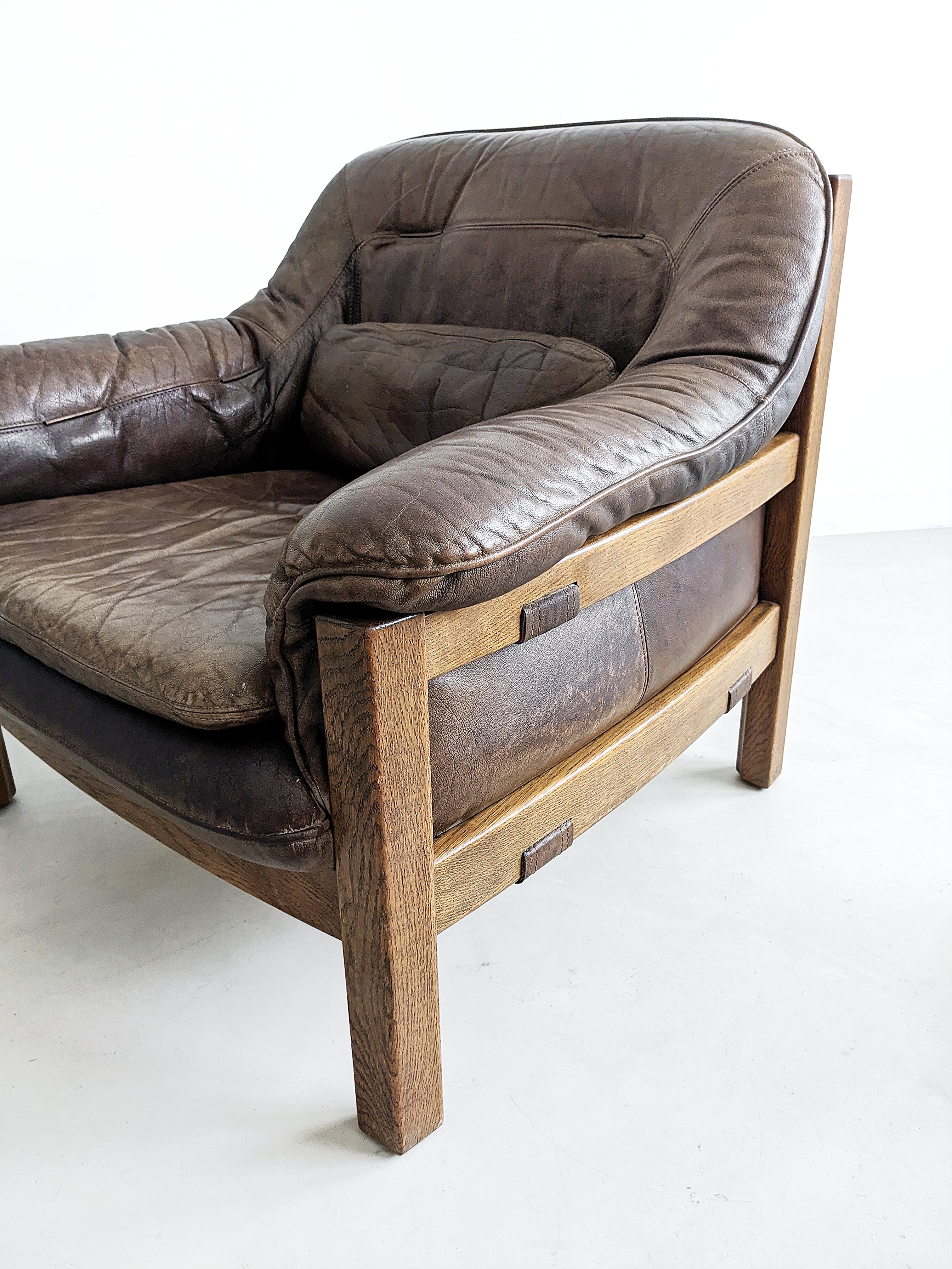Set_of_Brutalist_Sofa_&_Loungechair_by_Hain_&_Thome_in_Leather,_1970's