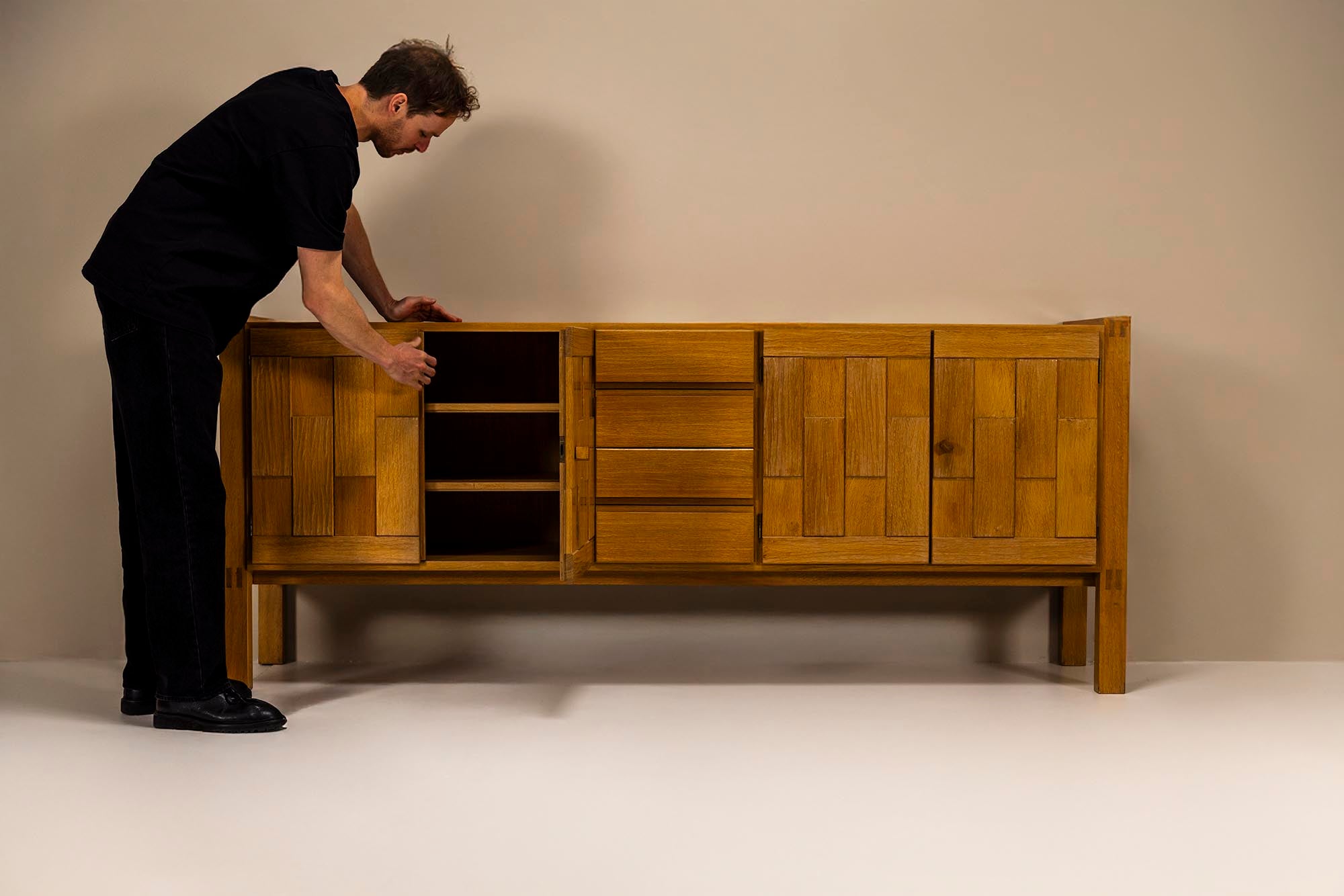 Brutalist_Sideboard_in_Oak,_1980s