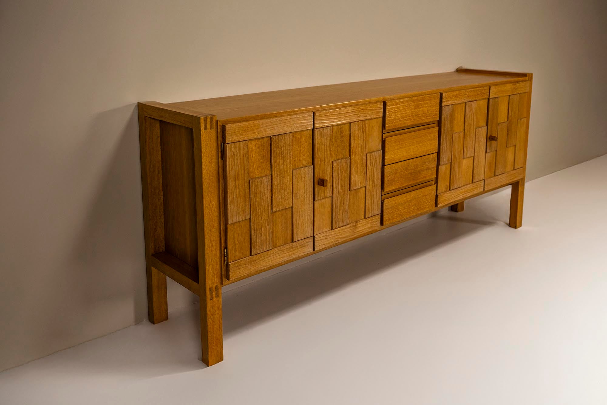 Brutalist_Sideboard_in_Oak,_1980s