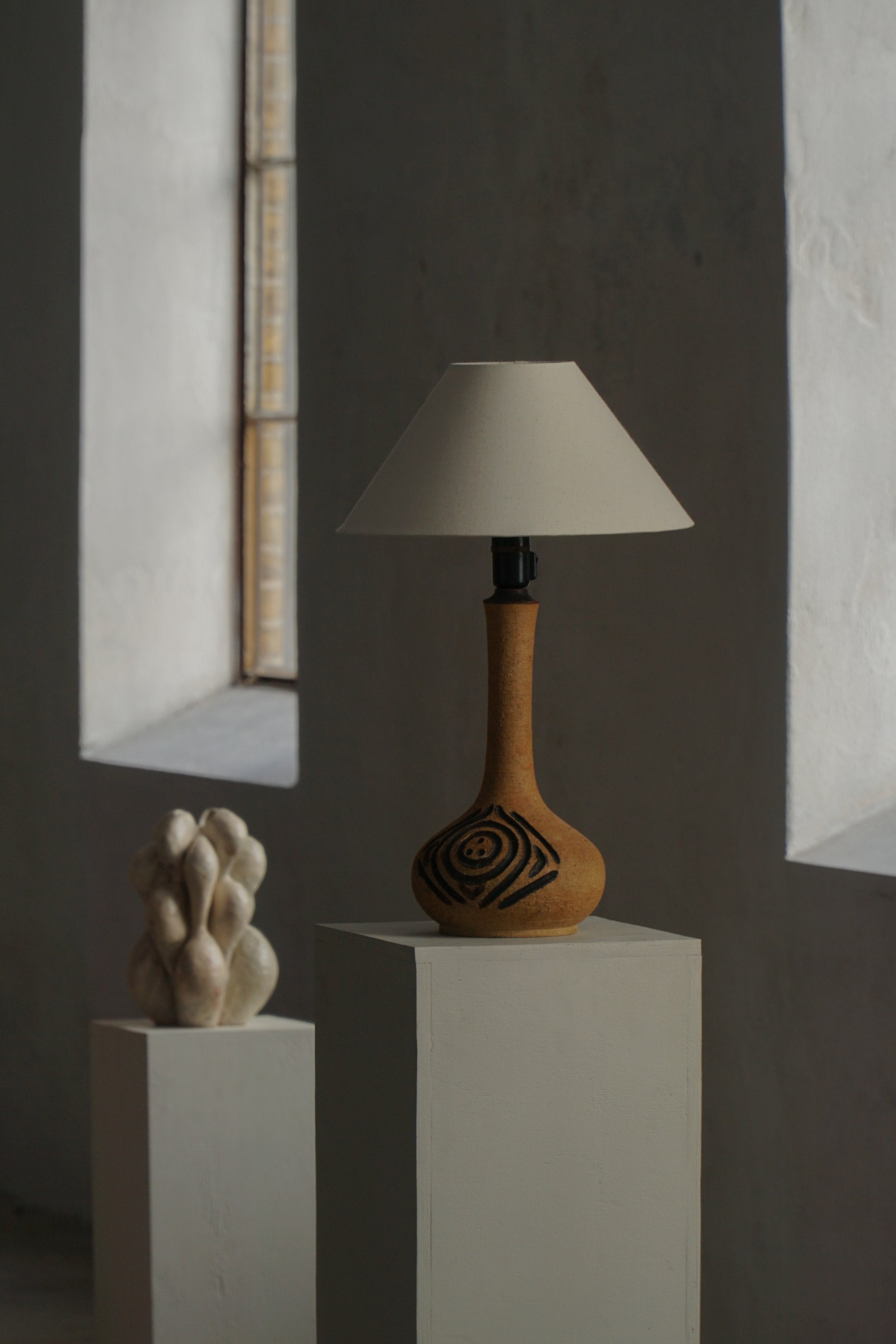 Brutalist_Stoneware_Table_Lamp