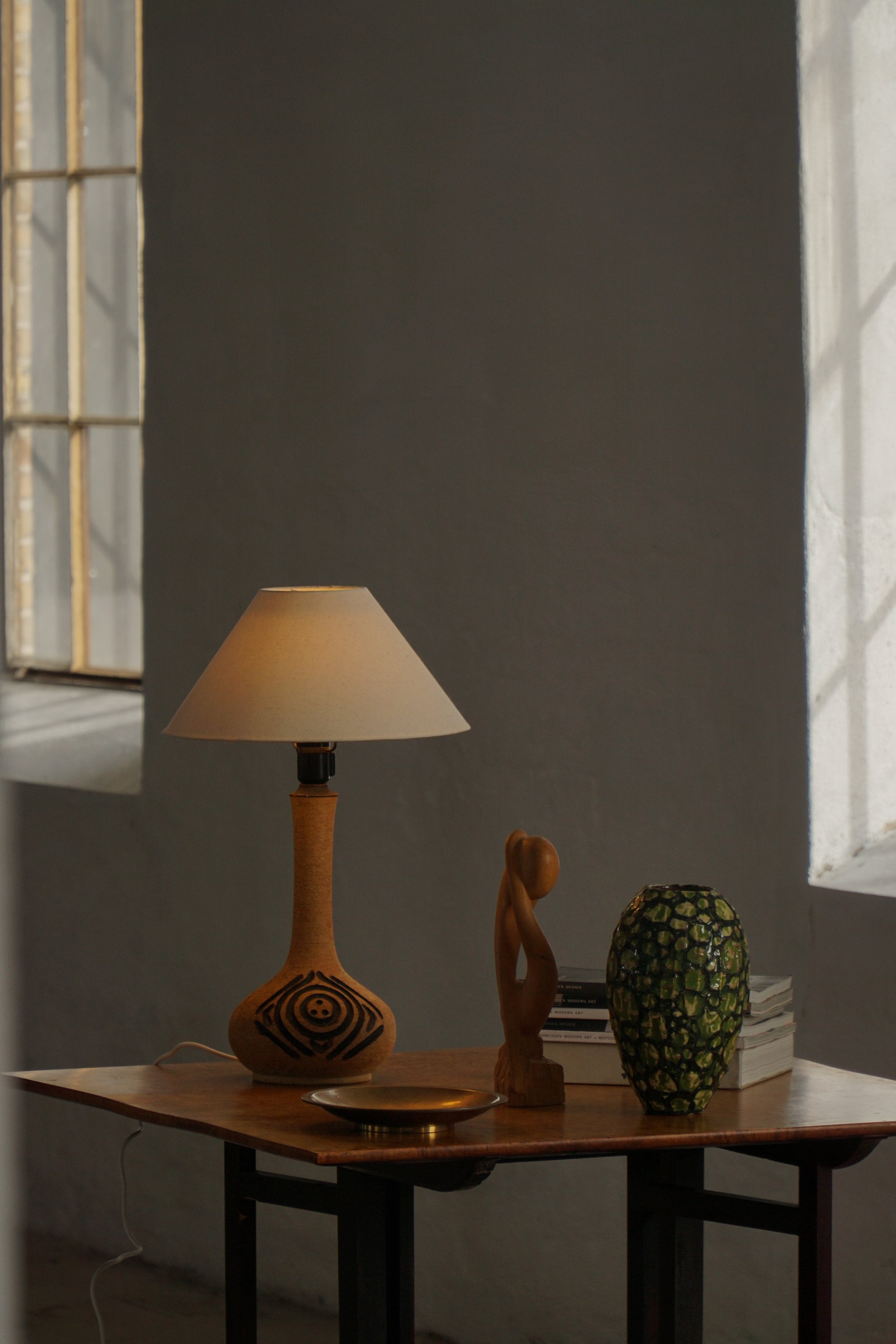 Brutalist_Stoneware_Table_Lamp