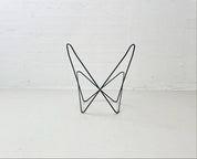 Butterfly_Chair_by_Jorge_Ferrari-Hardoy_for_Knoll_International,_1947