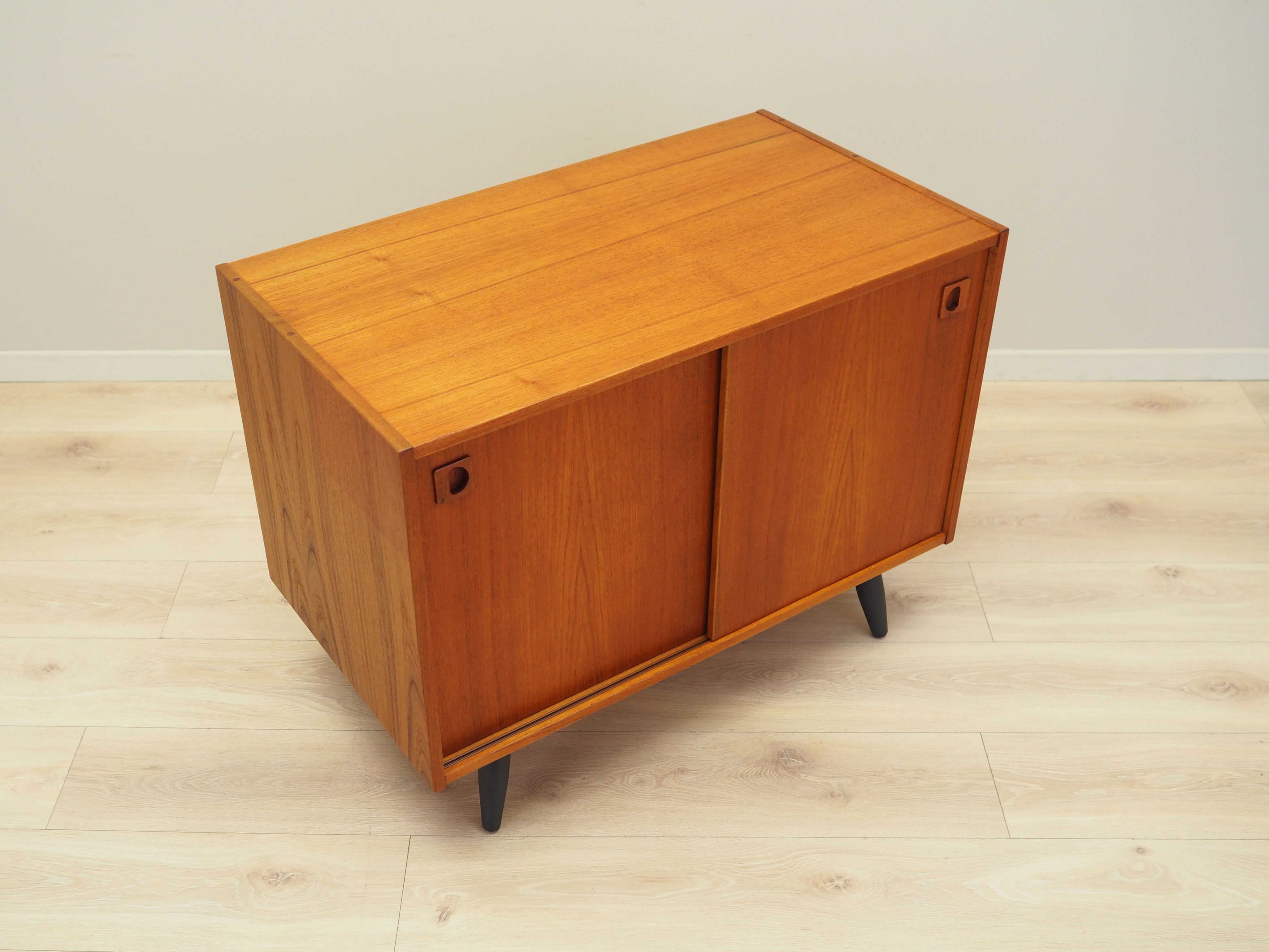 cabinet_Danish_design_1970s