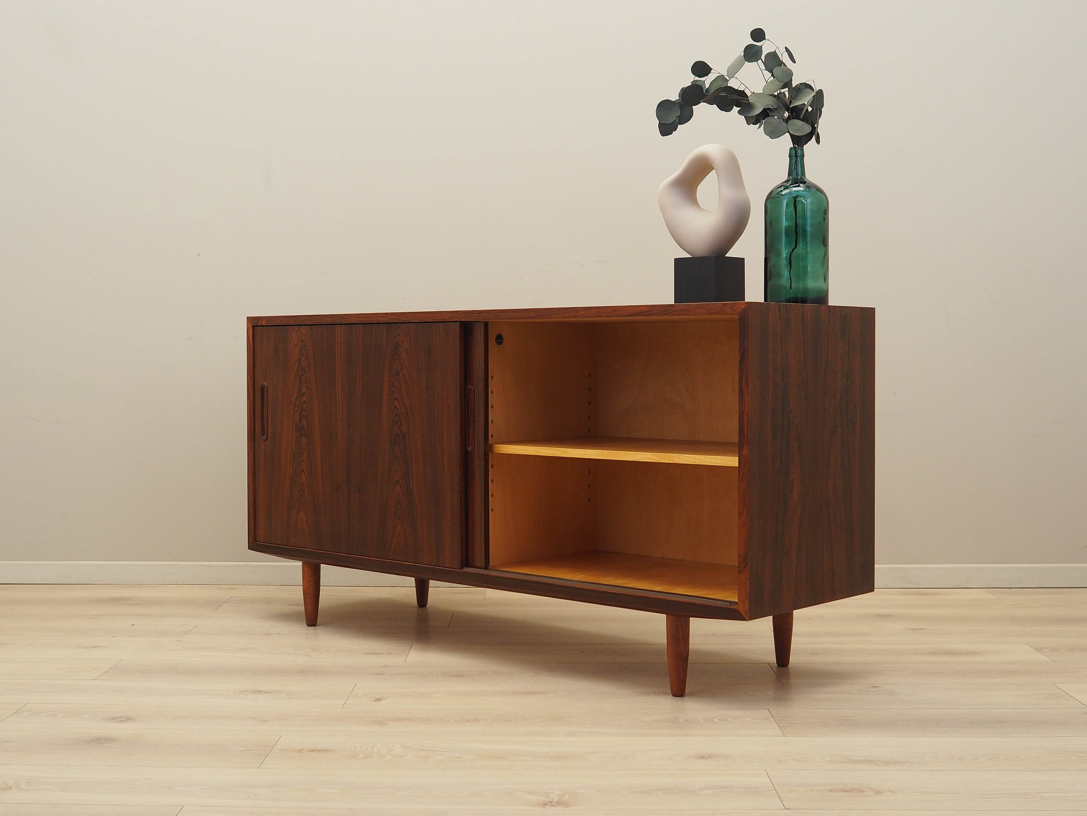 Cabinet,_Hundevad_&_Co.,_Rosewood_Veneer,_1970s,_Denmark