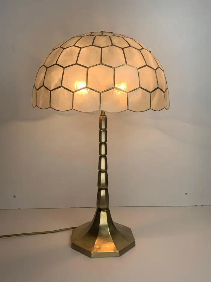 Capiz_Shell_Mushroom_Table_Lamp,_1960s,_Germany