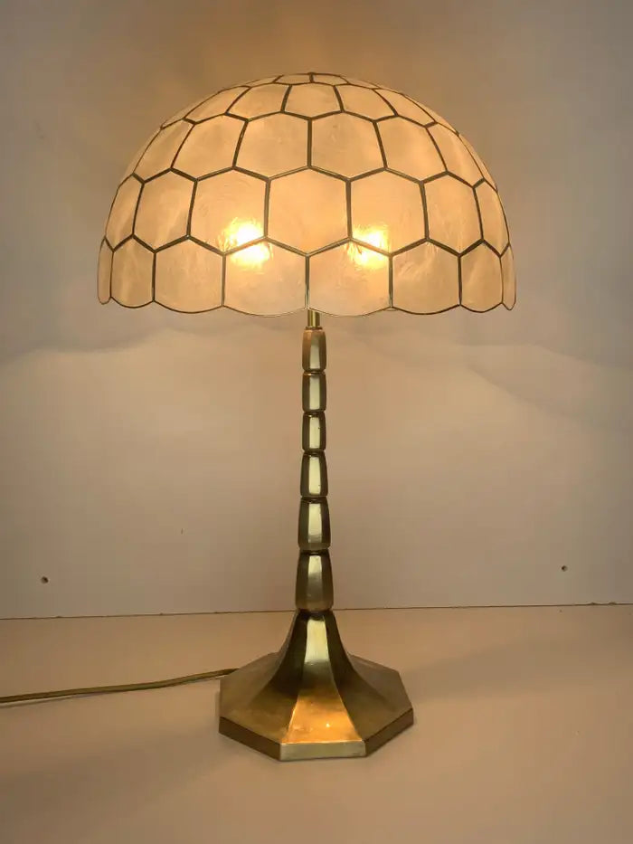 Capiz_Shell_Mushroom_Table_Lamp,_1960s,_Germany