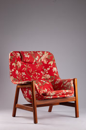 Caravelle_Lounge_Chair_by_Carl-Gustaf_Hiort_af_Ornäs_in_Teak_and_Floral_Fabric,_Finland,_1962