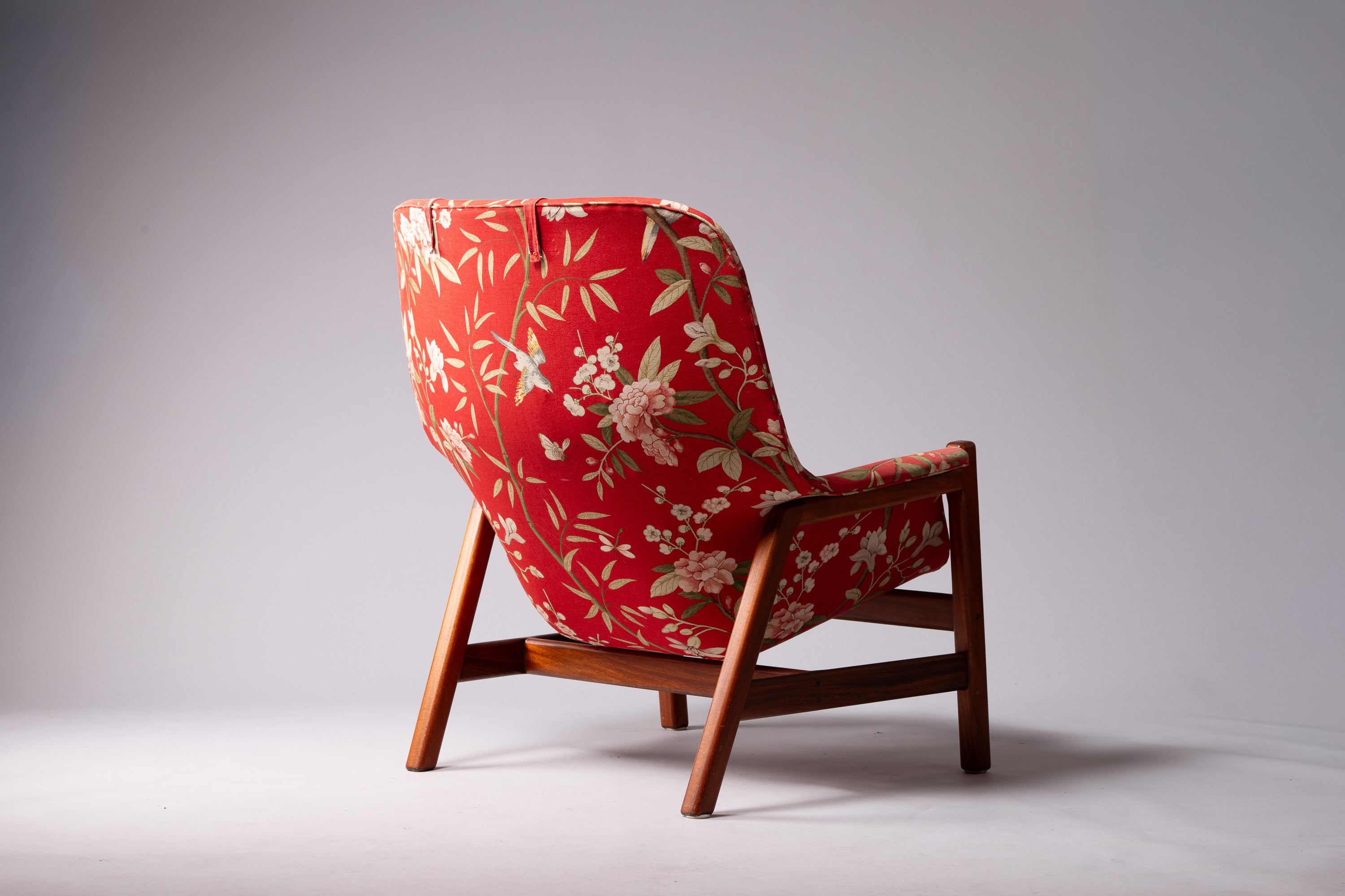 Caravelle_Lounge_Chair_by_Carl-Gustaf_Hiort_af_Ornäs_in_Teak_and_Floral_Fabric,_Finland,_1962