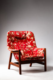 Caravelle_Lounge_Chair_by_Carl-Gustaf_Hiort_af_Ornäs_in_Teak_and_Floral_Fabric,_Finland,_1962