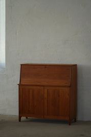Carl_Malmsten_Visingsö_Pine_Cabinet,_Swedish_Modern_Storage_Cabinet,_Mid_Century_Scandinavian_Design