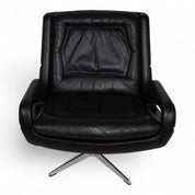 Carl_Straub_black_leather_lounge_chair,_1960