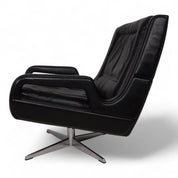 Carl_Straub_black_leather_lounge_chair,_1960