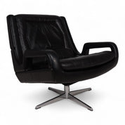Carl_Straub_black_leather_lounge_chair,_1960