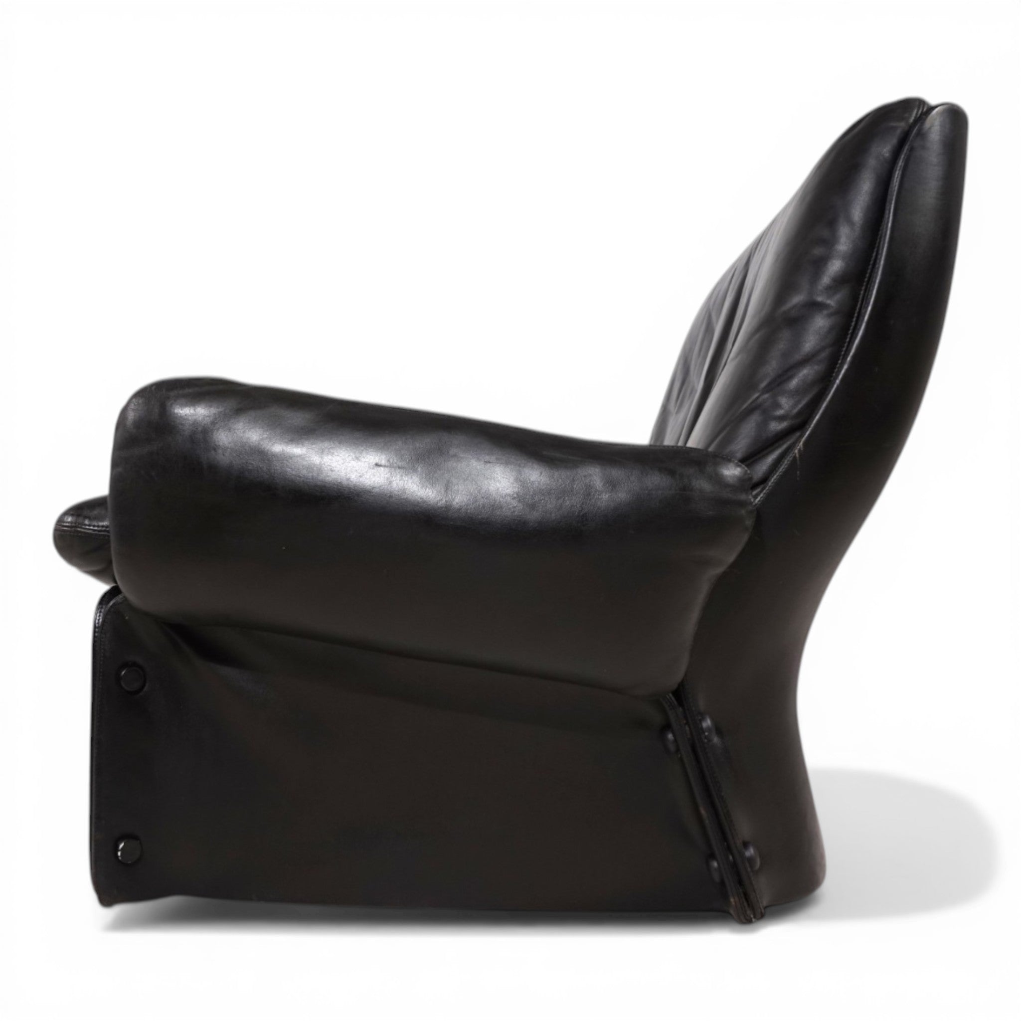 Carl_Straub_Sculptural_Armchair_in_Leather_and_GRP,_Space_Age_Brutalist_Design,_1970s