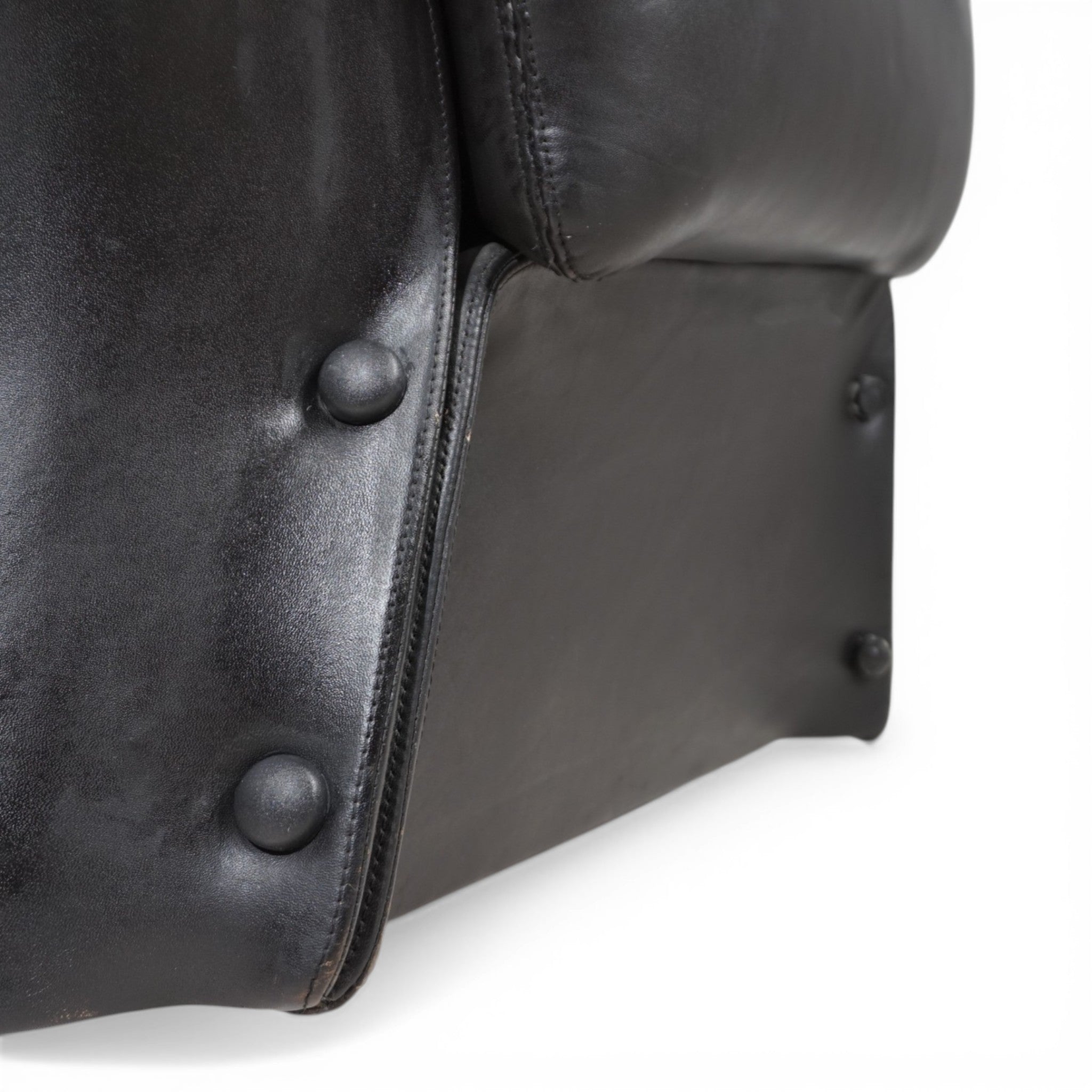 Carl_Straub_Sculptural_Armchair_in_Leather_and_GRP,_Space_Age_Brutalist_Design,_1970s