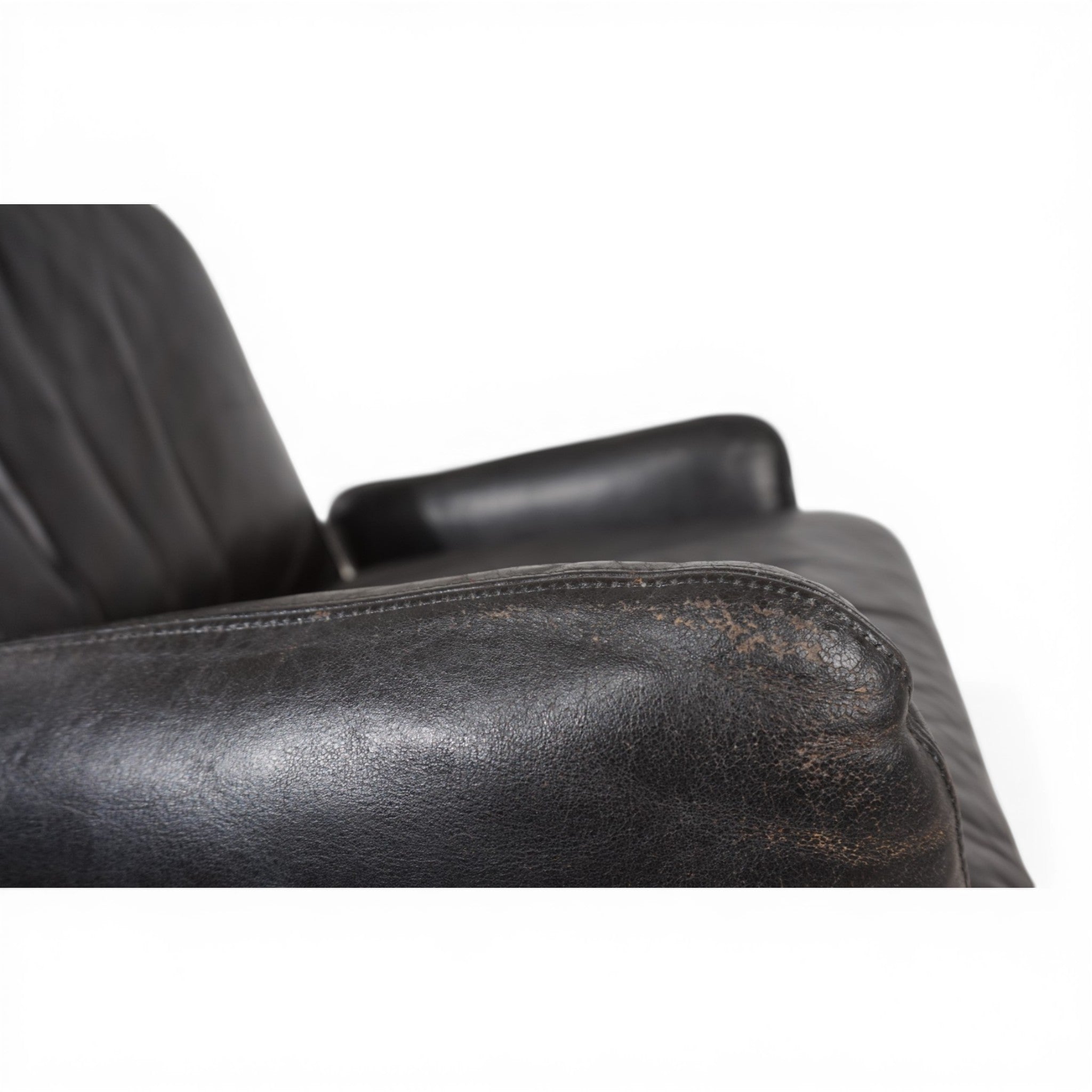 Carl_Straub_Sculptural_Armchair_in_Leather_and_GRP,_Space_Age_Brutalist_Design,_1970s