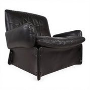 Carl_Straub_Sculptural_Armchair_in_Leather_and_GRP,_Space_Age_Brutalist_Design,_1970s