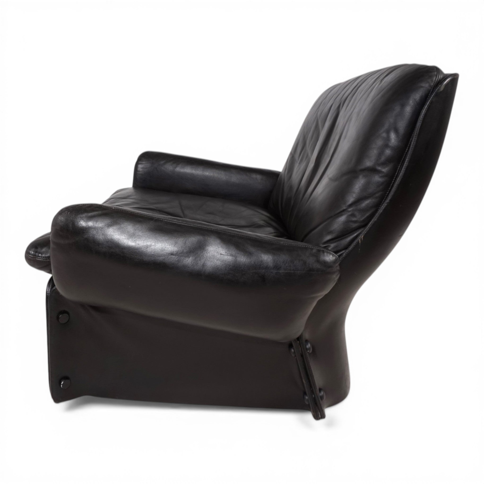 Carl_Straub_Sculptural_Armchair_in_Leather_and_GRP,_Space_Age_Brutalist_Design,_1970s