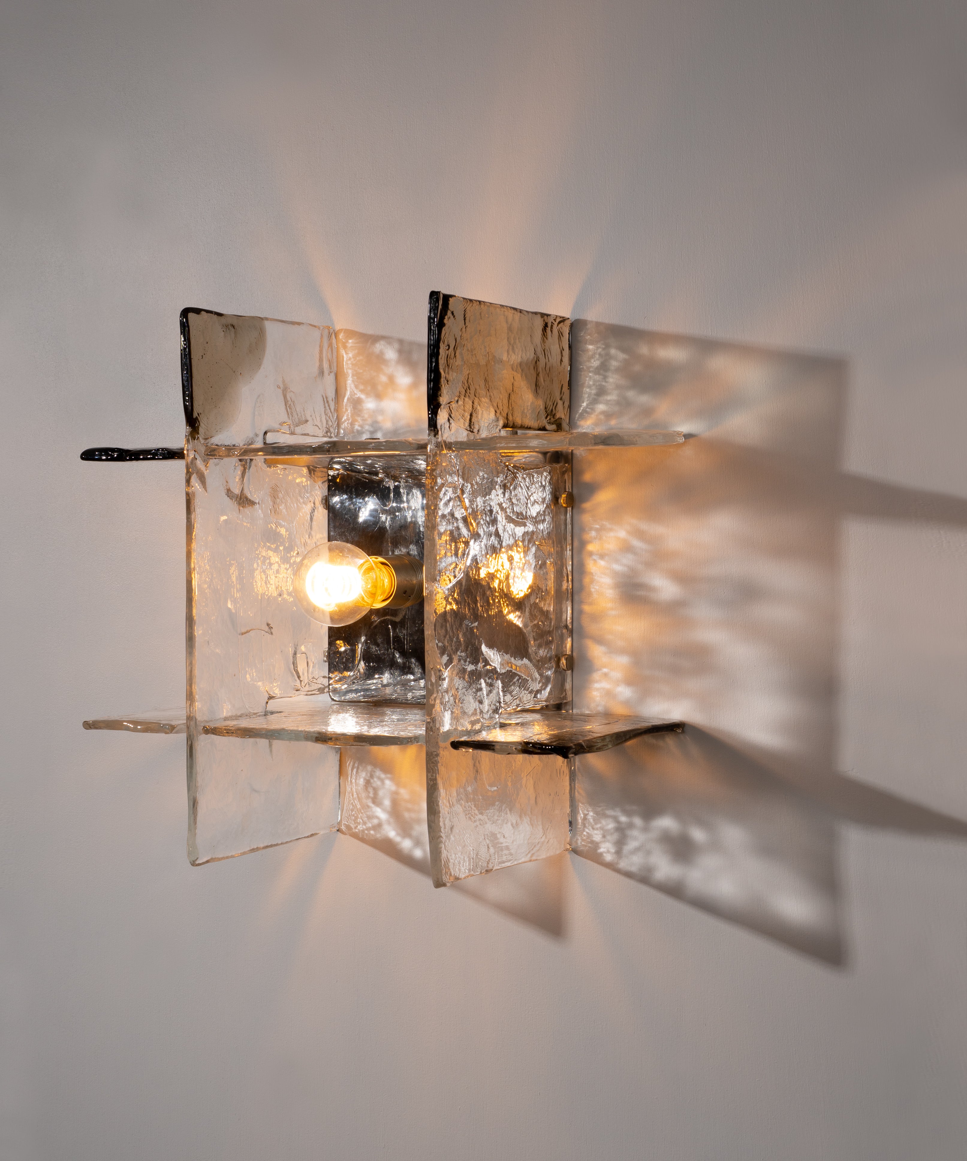 Carlo_Nason_Murano_Glass_Sconce_in_Brown_for_AV_Mazzega,_Italy,_1970s