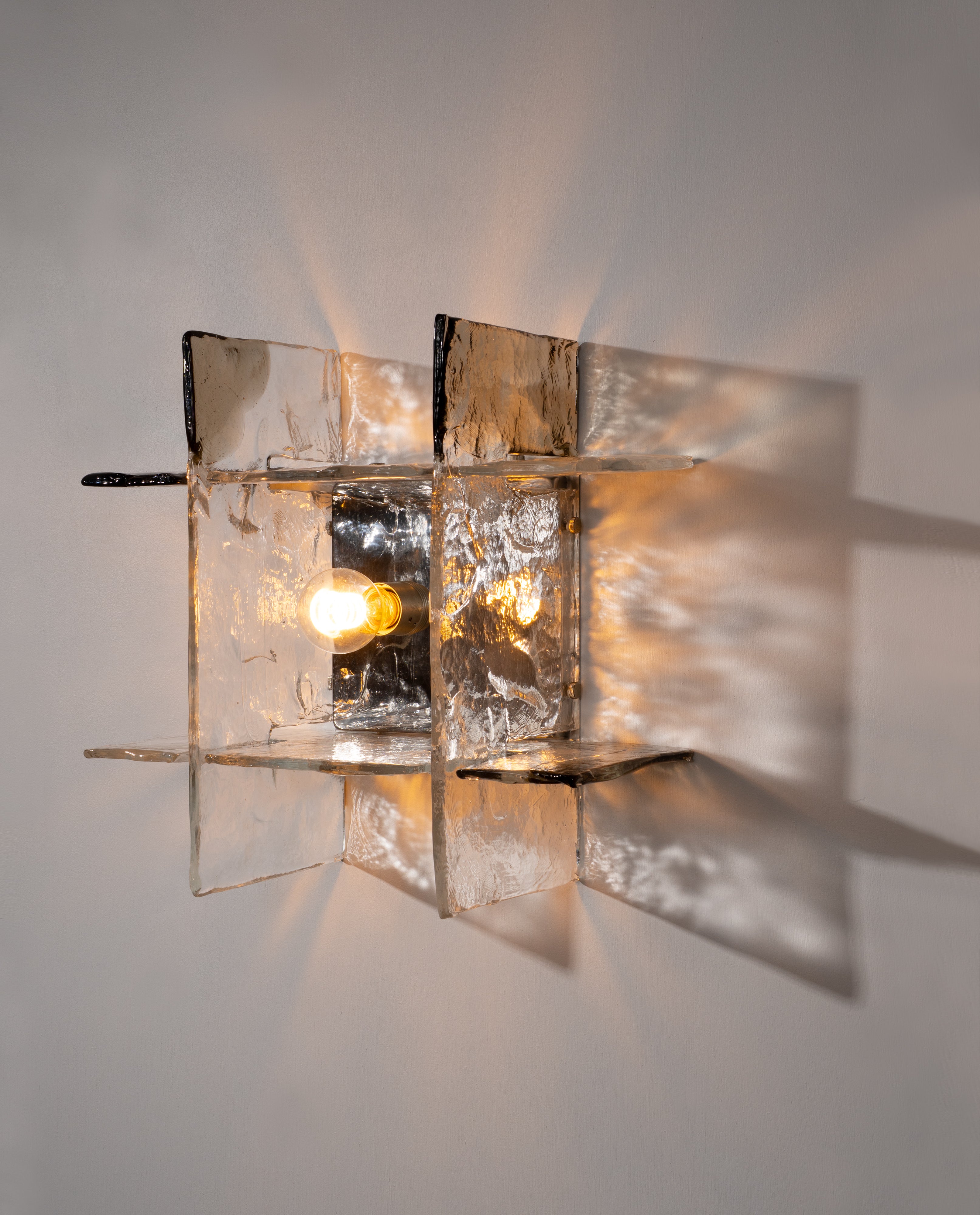 Carlo_Nason_Murano_Glass_Sconce_in_Brown_for_AV_Mazzega,_Italy,_1970s