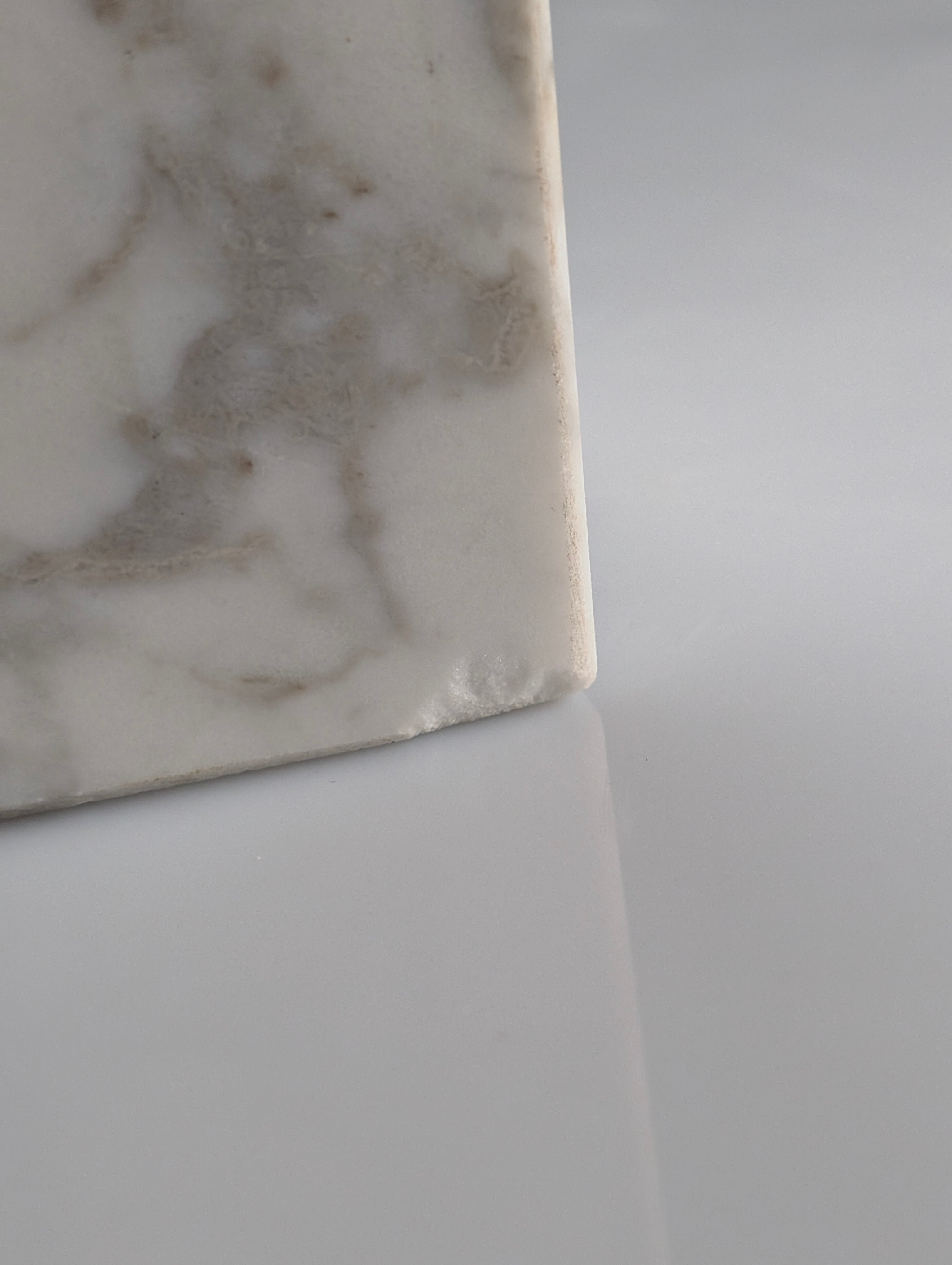 Art_Deco_Style_Carrara_Marble_Table_Lamp_Base,_Italy