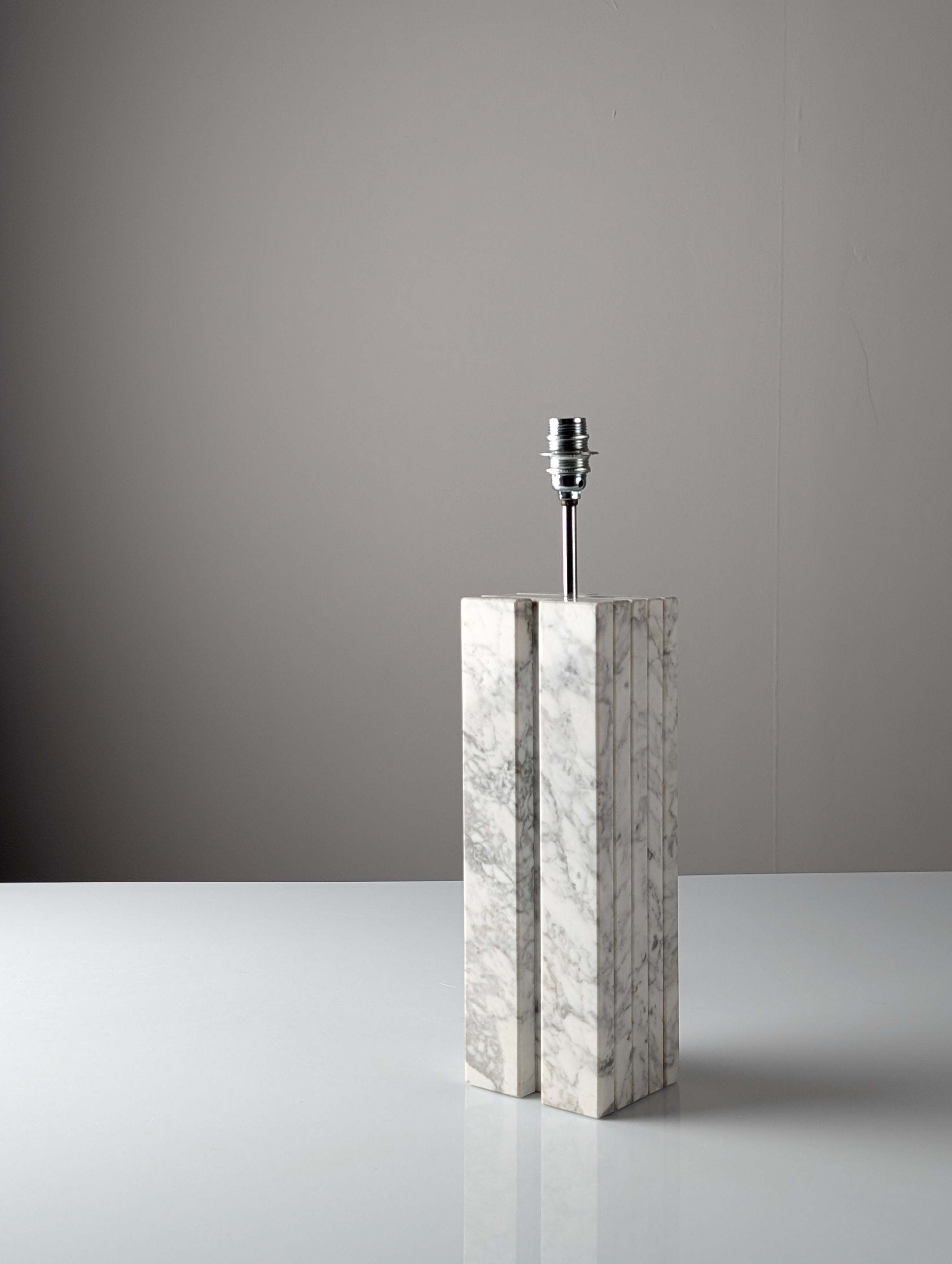 Art_Deco_Style_Carrara_Marble_Table_Lamp_Base,_Italy
