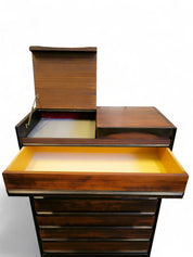 Cassettiera_con_Toletta_in_legno_di_Zebrano_1960_Italia