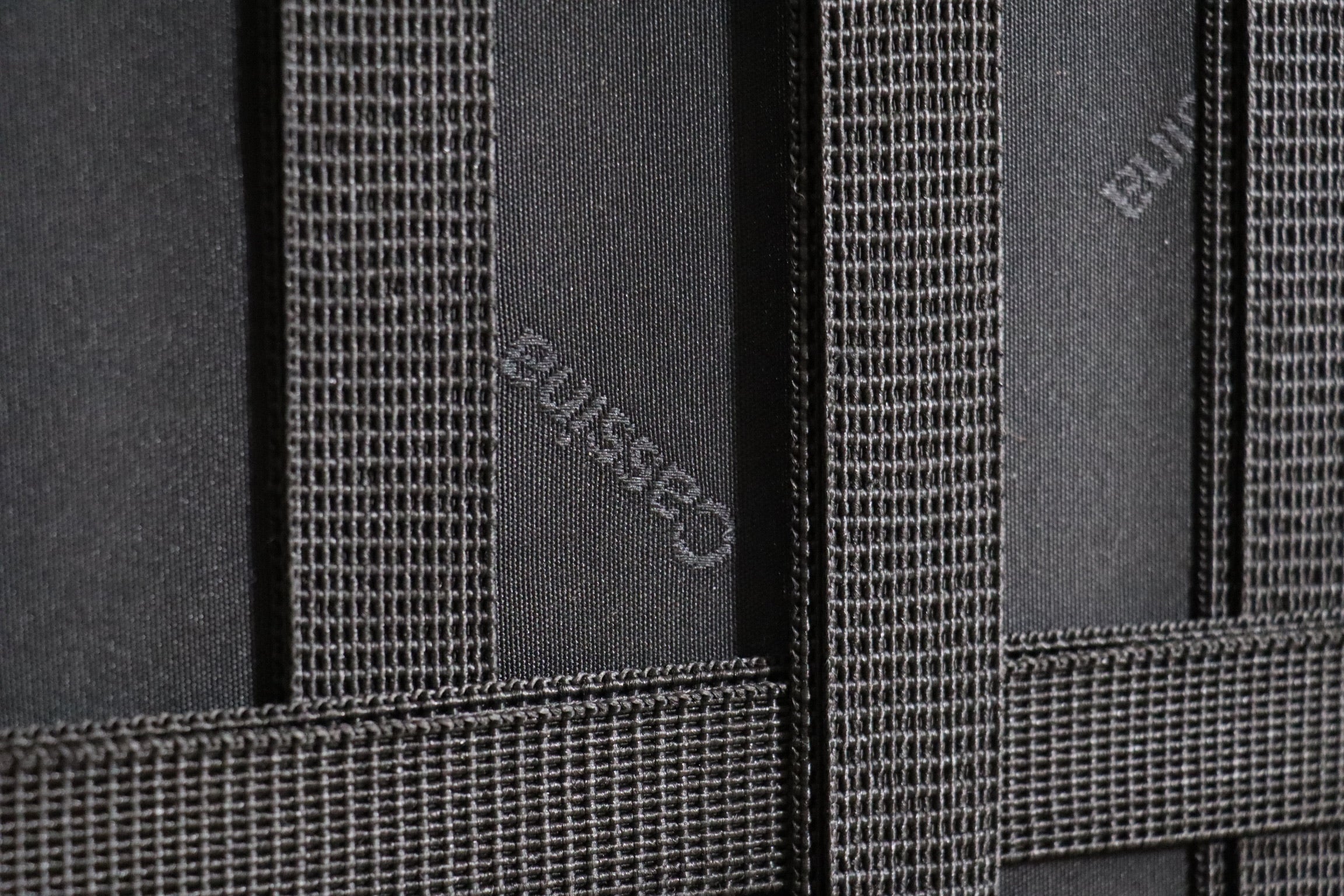 Cassina_LC3_armchair_by_Le_corbusier_in_leather,_1980s