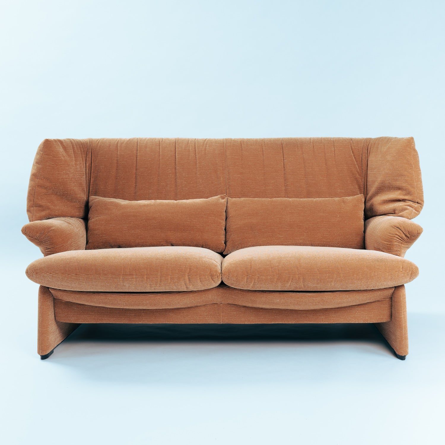 Vico_Magistretti_Portovenere_2_Seater_Sofa_for_Cassina,_Salmon_Peach_Upholstery,_Italy,_1980s