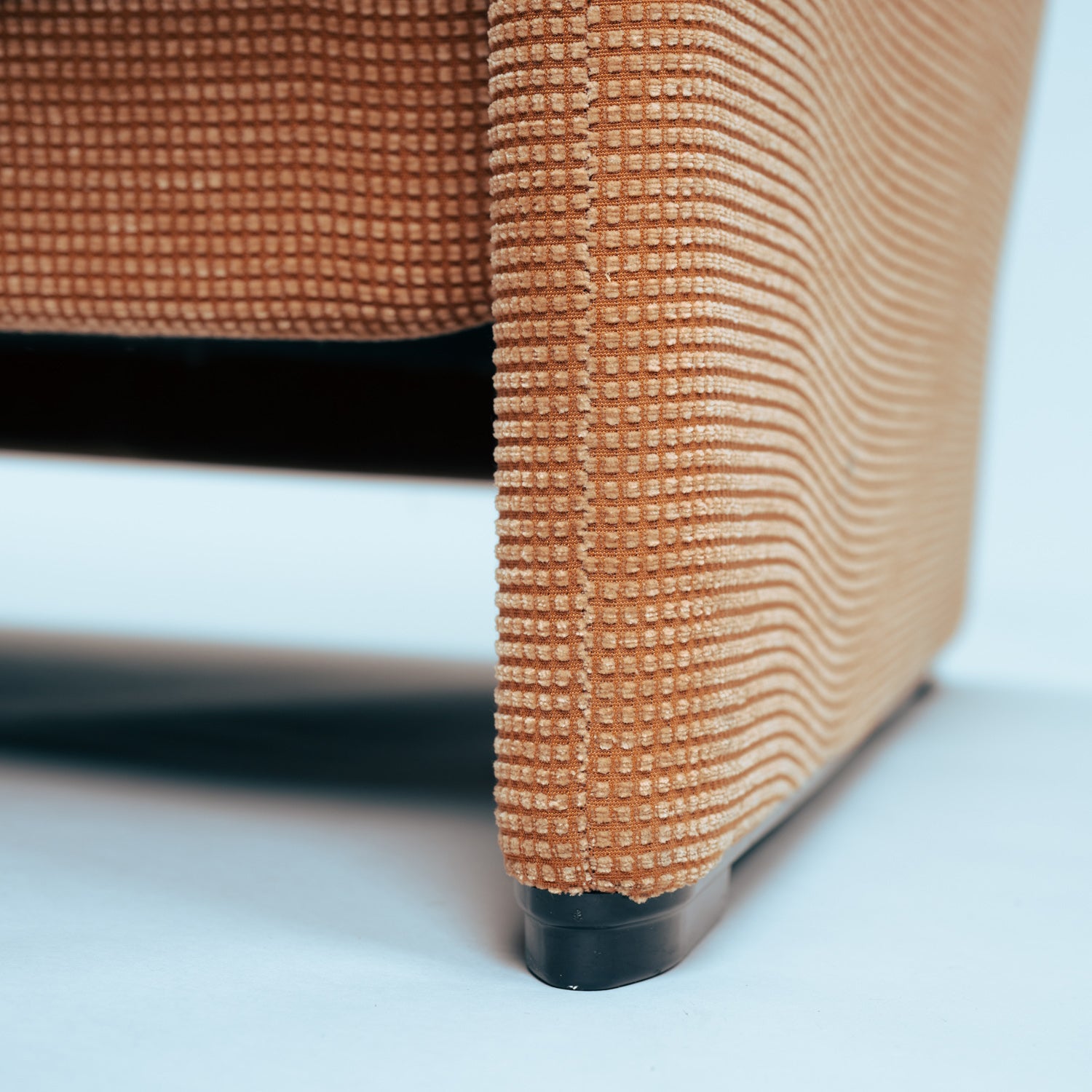 Vico_Magistretti_Portovenere_2_Seater_Sofa_for_Cassina,_Salmon_Peach_Upholstery,_Italy,_1980s