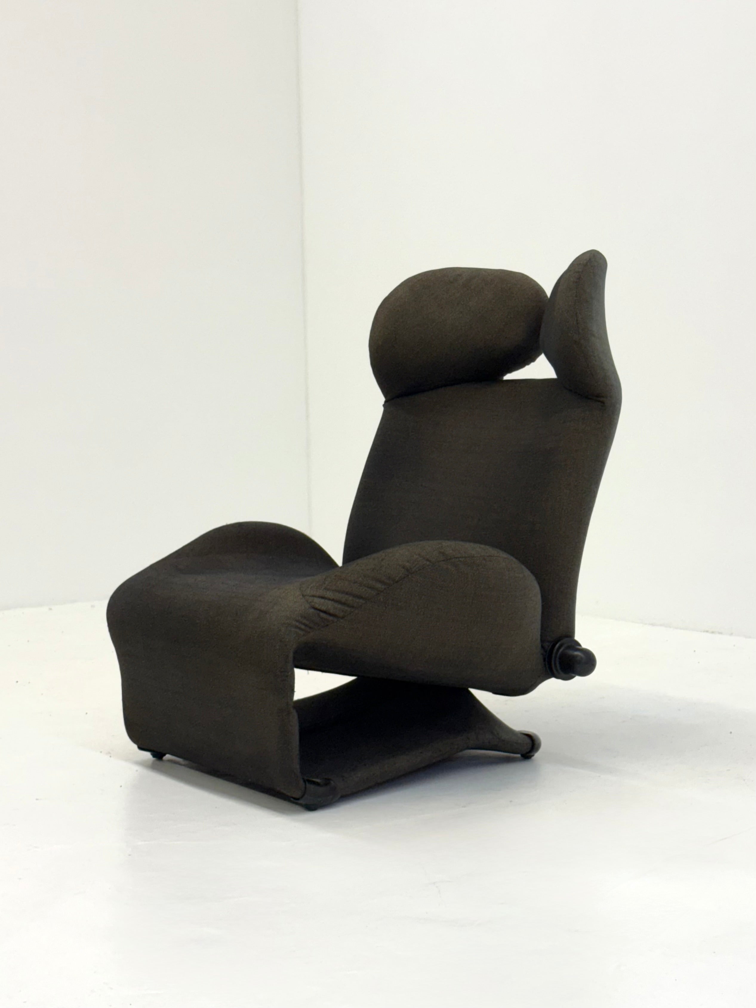 Cassina_Wink_armchair_by_Toshiyuki_Kita
