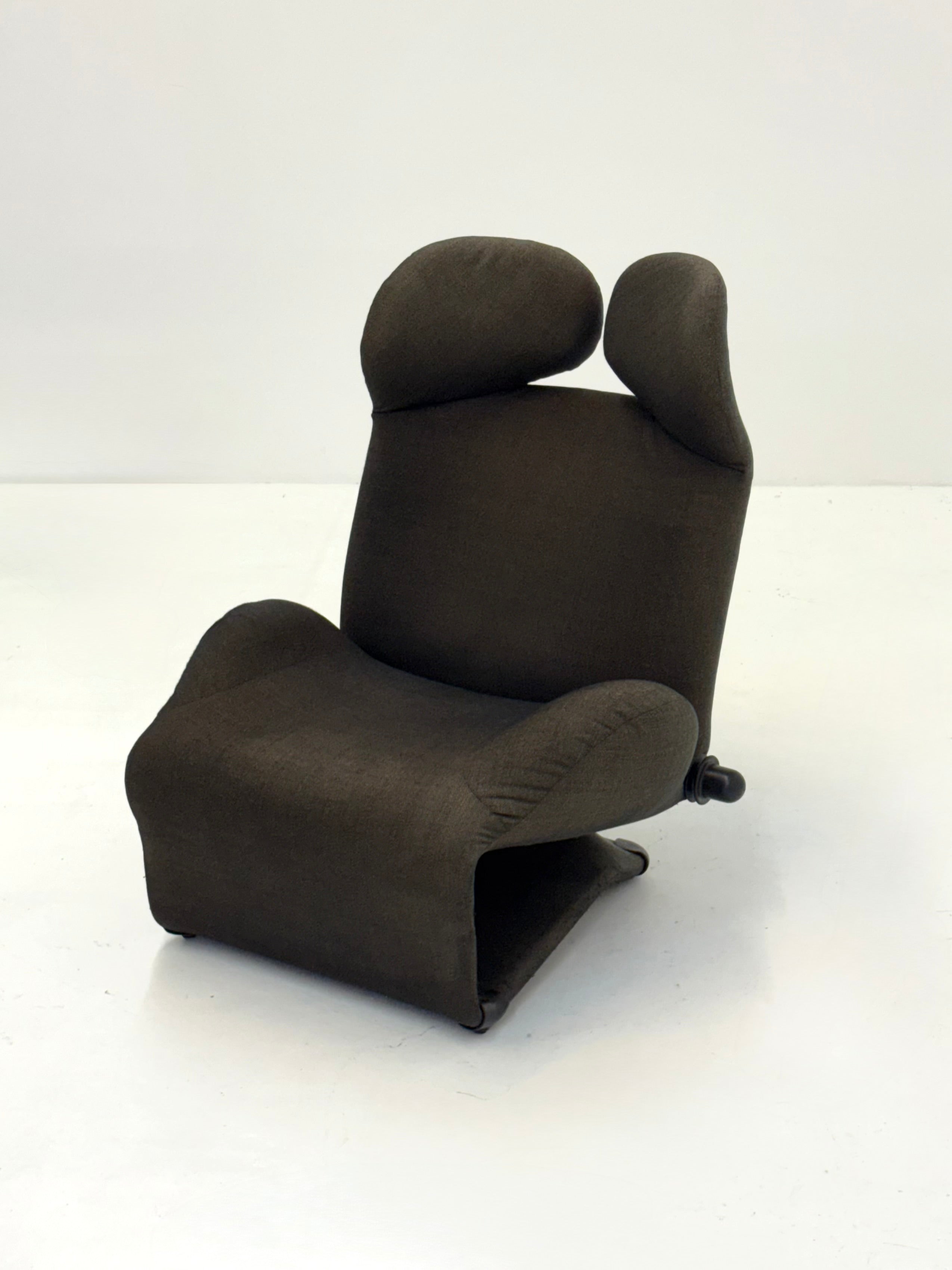 Cassina_Wink_armchair_by_Toshiyuki_Kita