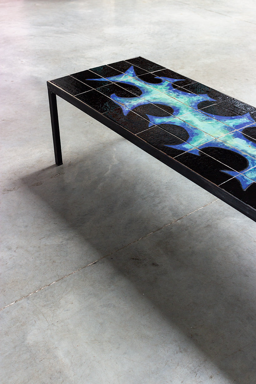 Ceramic_coffee_table_with_abstract_pattern_1950s
