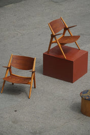 CH28_Armchairs_by_Hans_J._Wegner_for_Carl_Hansen_&_Søn,_Danish_Modern