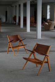 CH28_Armchairs_by_Hans_J._Wegner_for_Carl_Hansen_&_Søn,_Danish_Modern