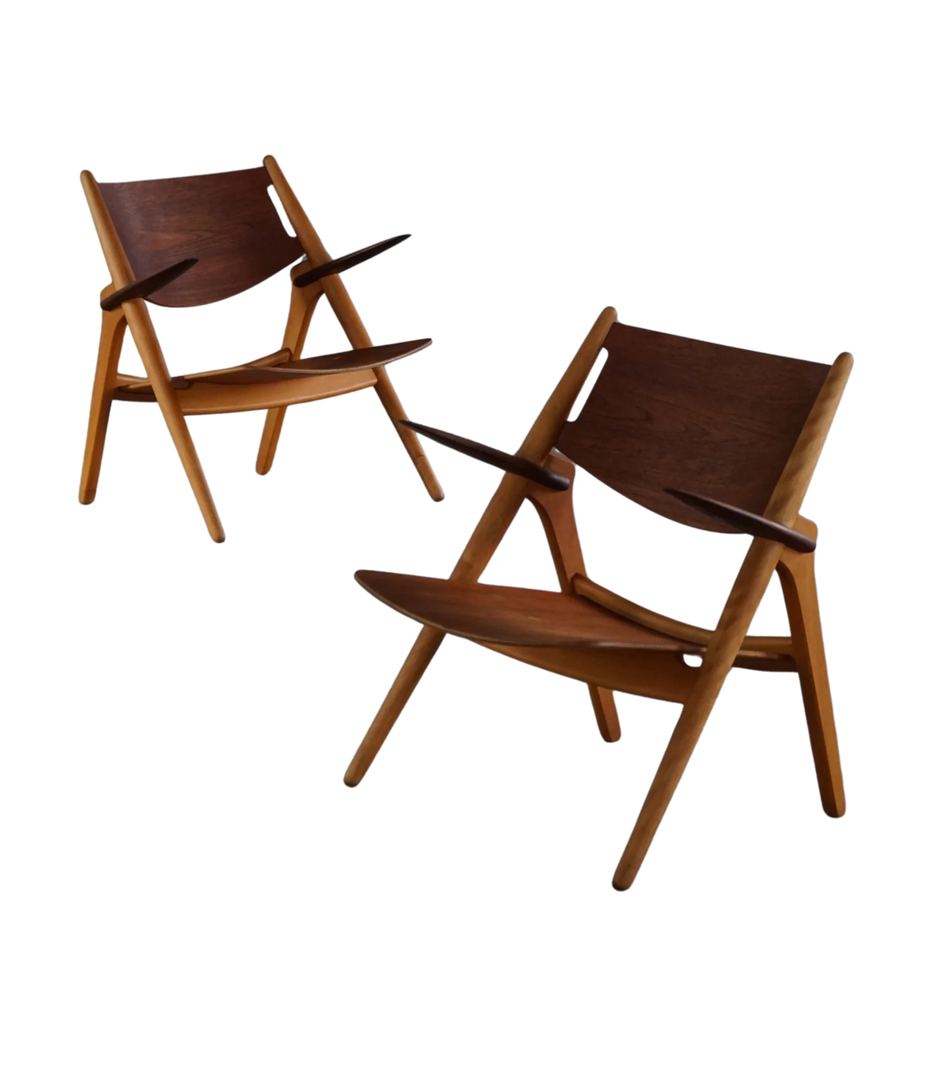 CH28_Armchairs_by_Hans_J._Wegner_for_Carl_Hansen_&_Søn,_Danish_Modern