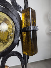 Chandelier_sculpture_lamp_in_wrought_iron_and_blown_glass