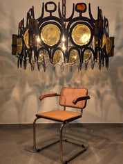 Chandelier_sculpture_lamp_in_wrought_iron_and_blown_glass